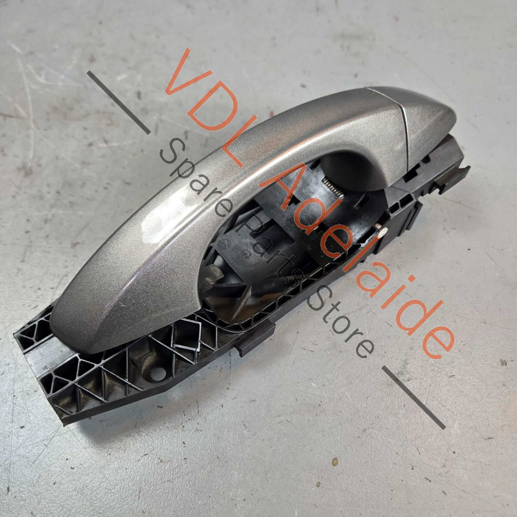 VW Golf R MK7 7.5 Exterior Door Handle Right 5G0837206N Limestone Grey - Image 3