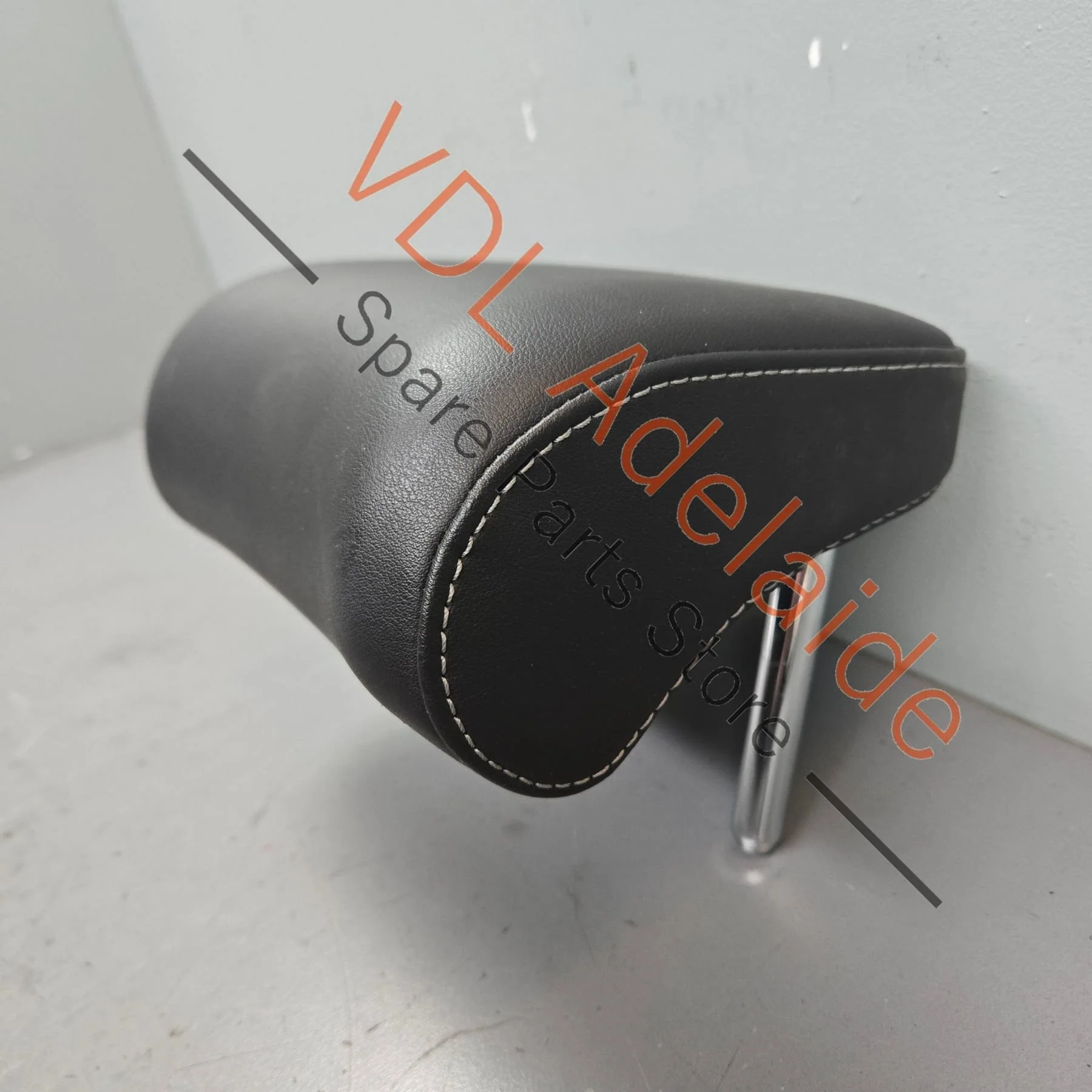 VW Golf R MK7 Rear Middle Centre Headrest 5G0885902T DYF - Image 2