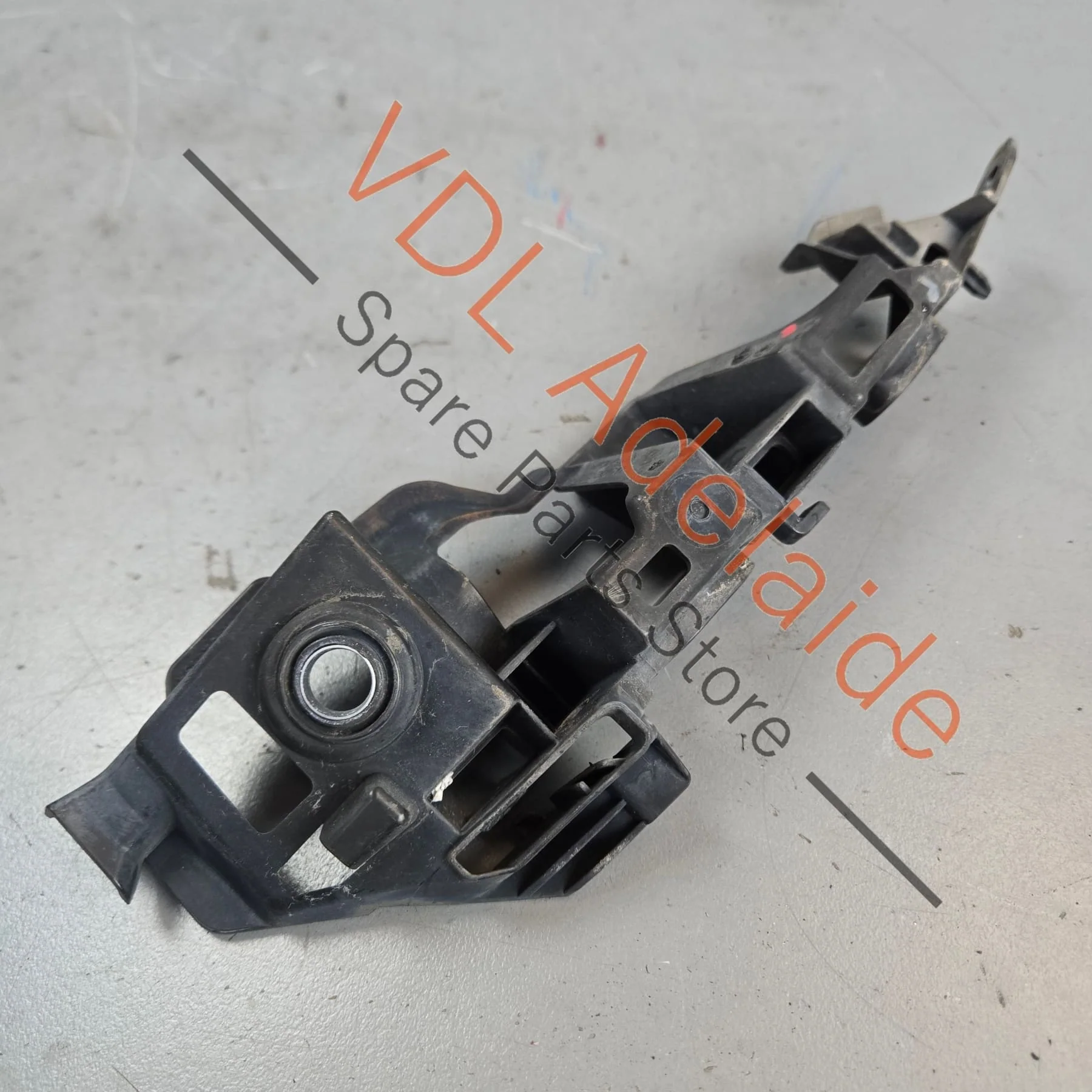 VW Golf MK7 Front Left Fender to Bumper Bracket 5G0807183A - Image 2