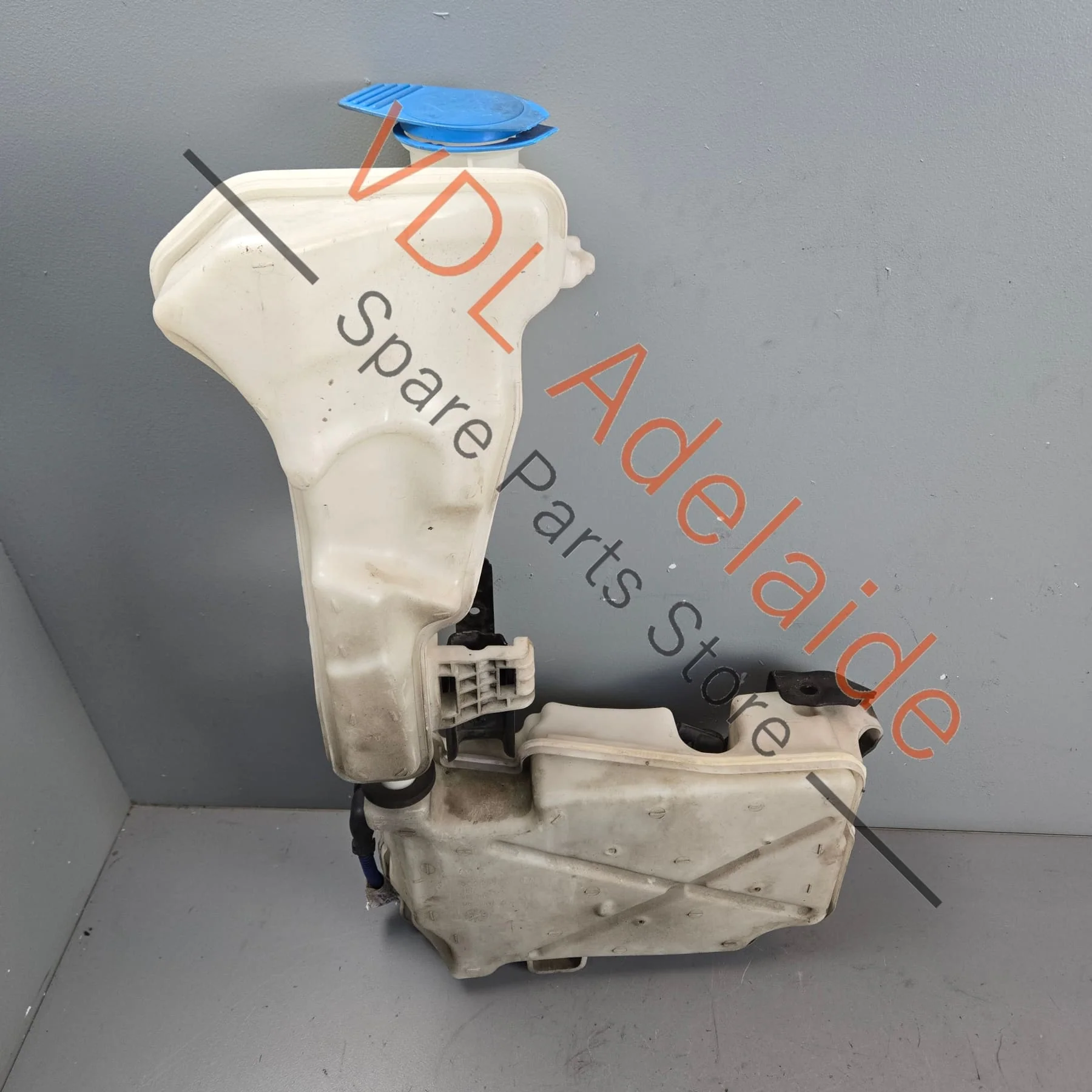 VW Golf R MK7 Windscreen Washer Bottle Tank Reservoir System - Image 3