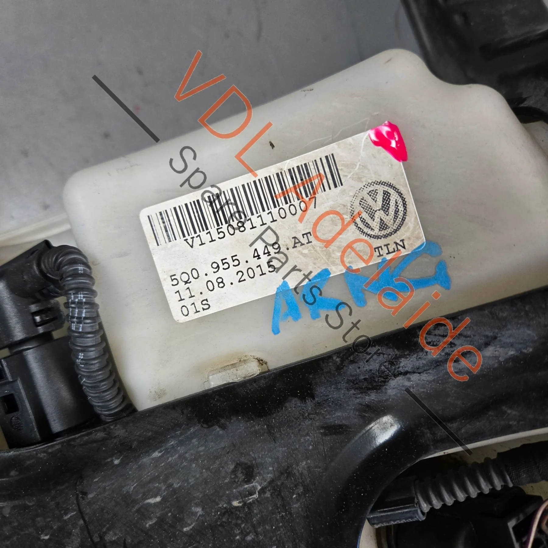 VW Golf R MK7 Windscreen Washer Bottle Tank Reservoir System - Image 6