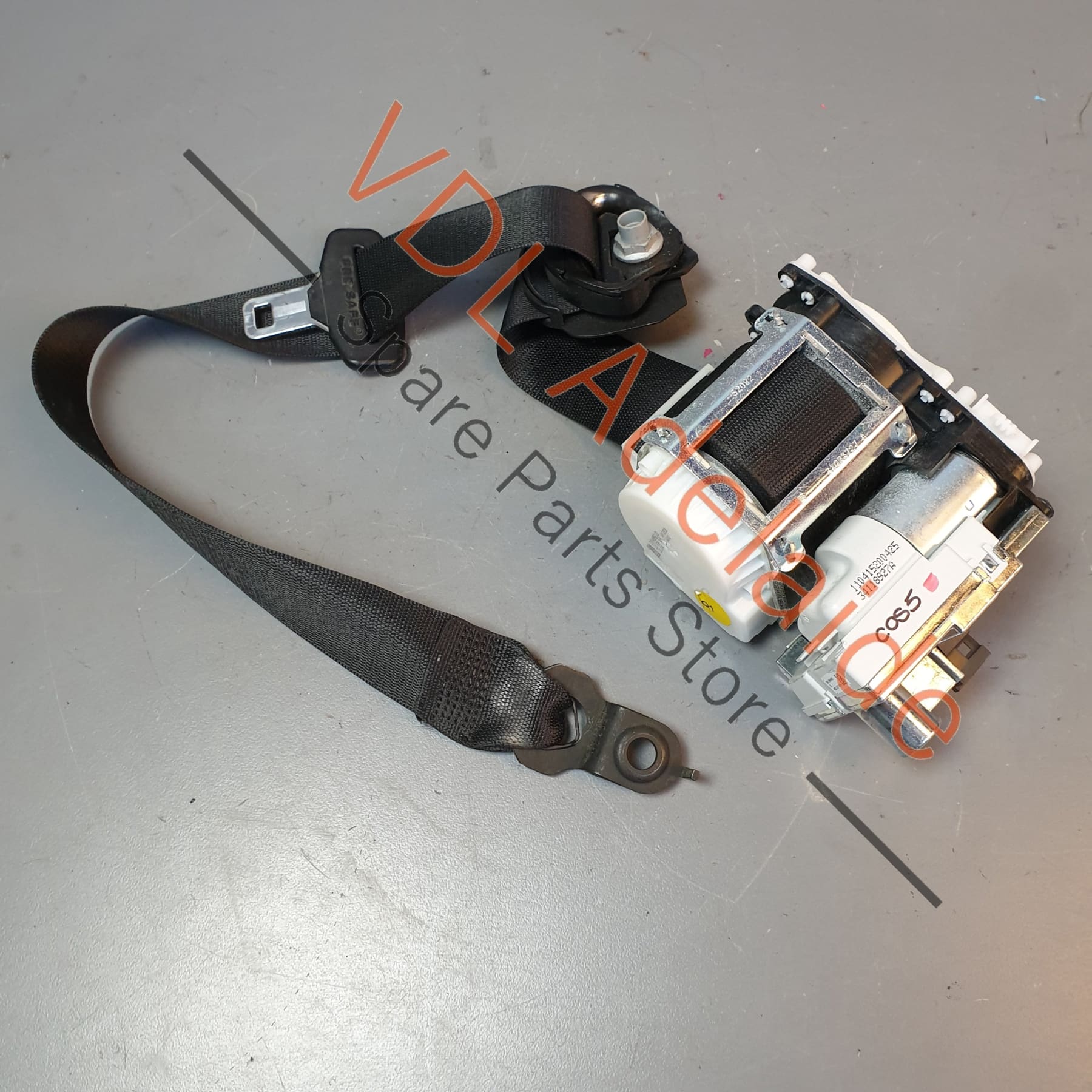 Mercedes W164 Front Right Seatbelt A2518605886