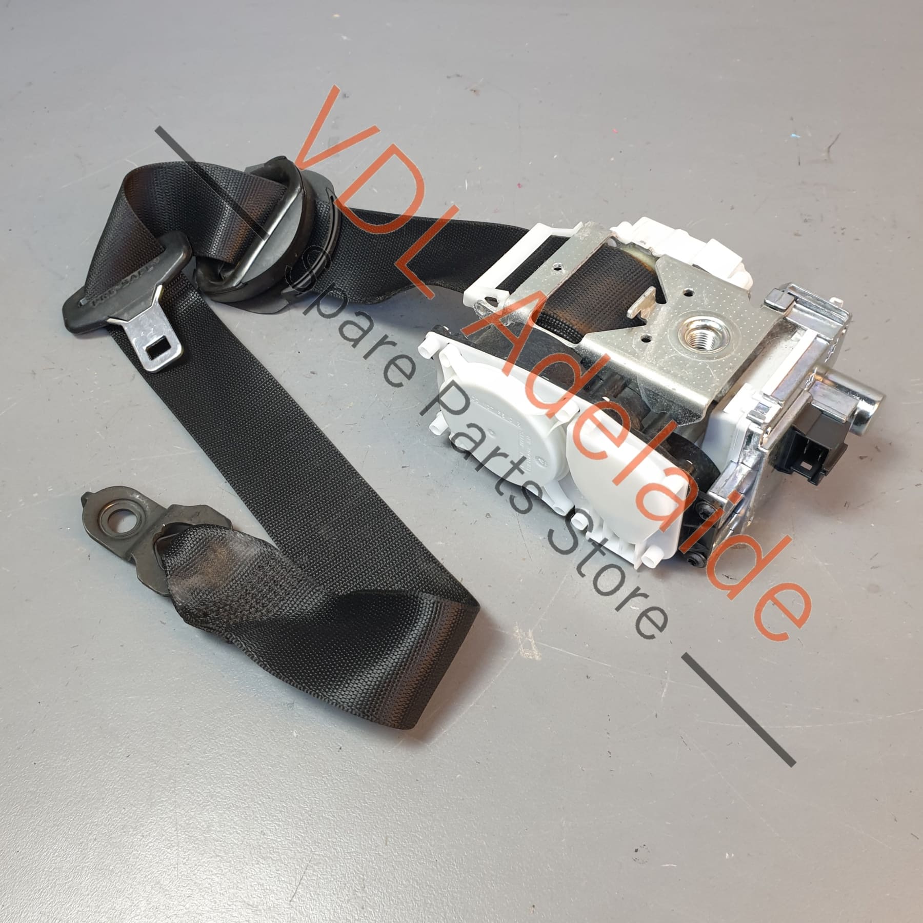 Mercedes W164 Front Right Seatbelt A2518605886 - Image 4