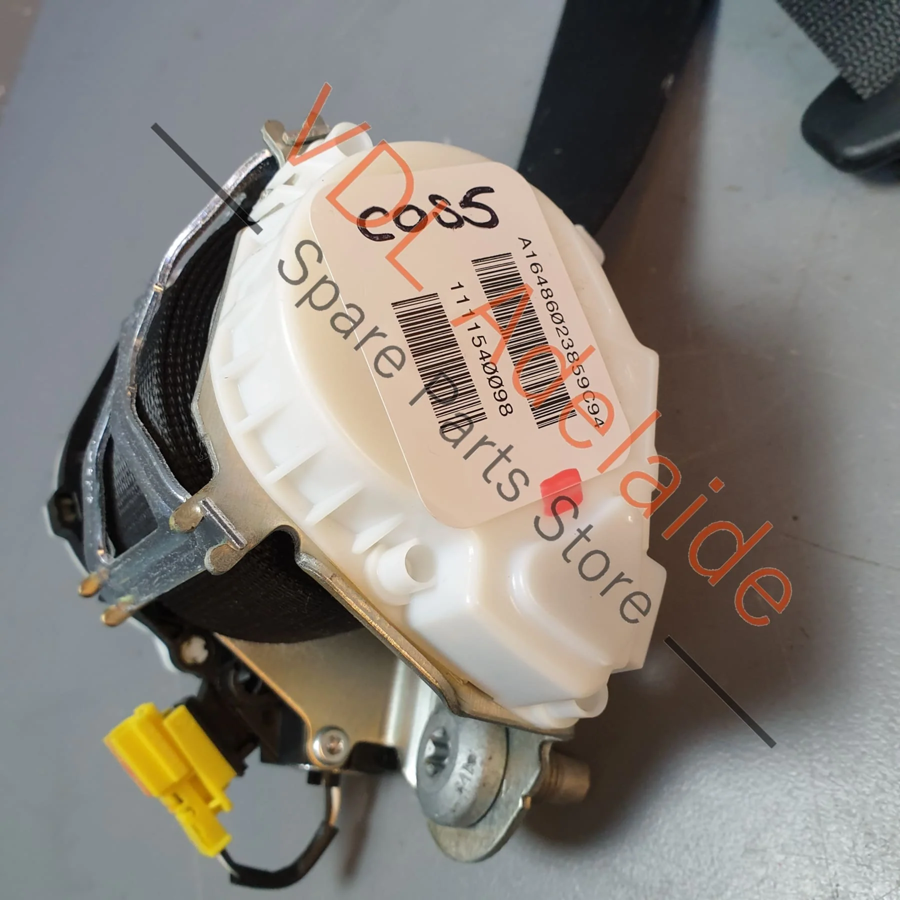 Mercedes W164 Rear Right Seatbelt A1648602385 - Image 4