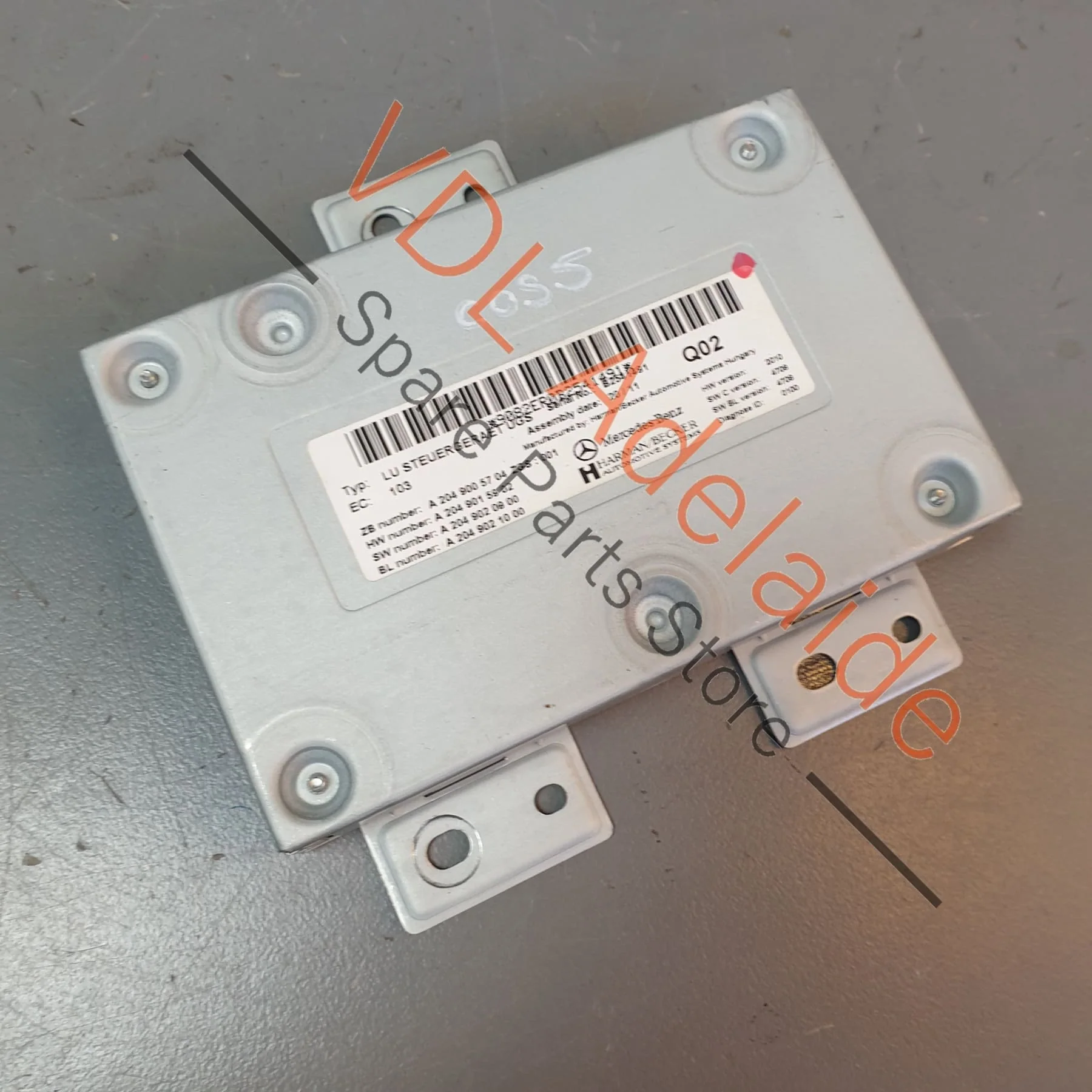 Mercedes W164 Media Interface Control Module in Glovebox A2049005704