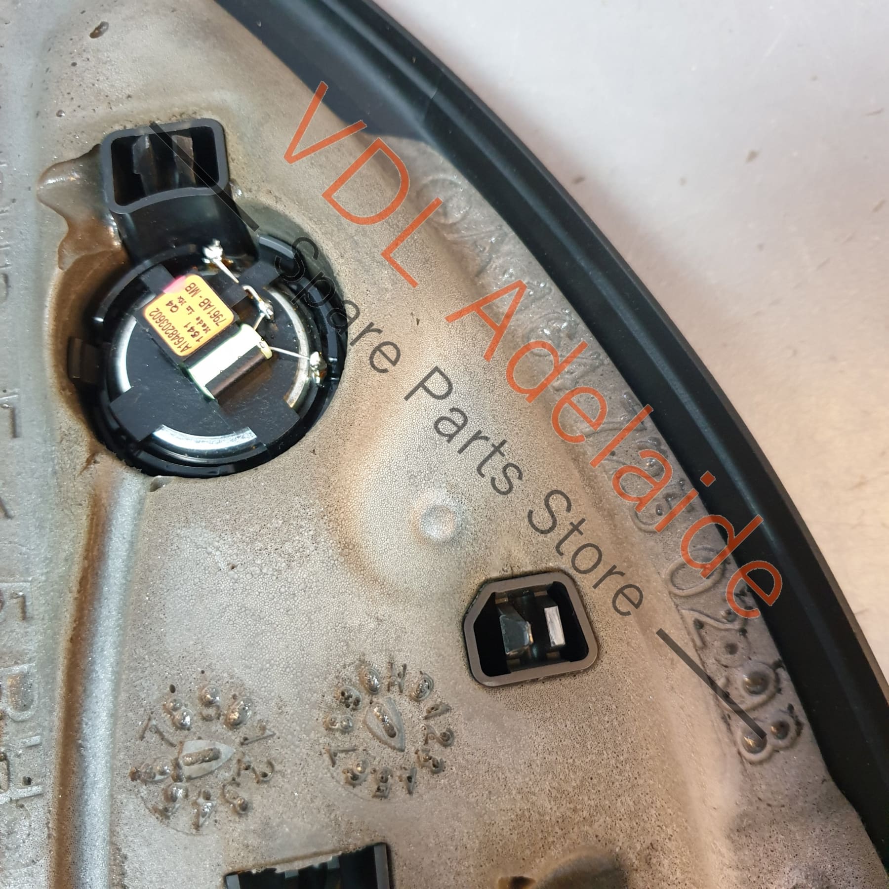 Mercedes W164 Harman Kardon Speaker Tweeter Sail for Front Right Door A1648203602 - Image 5