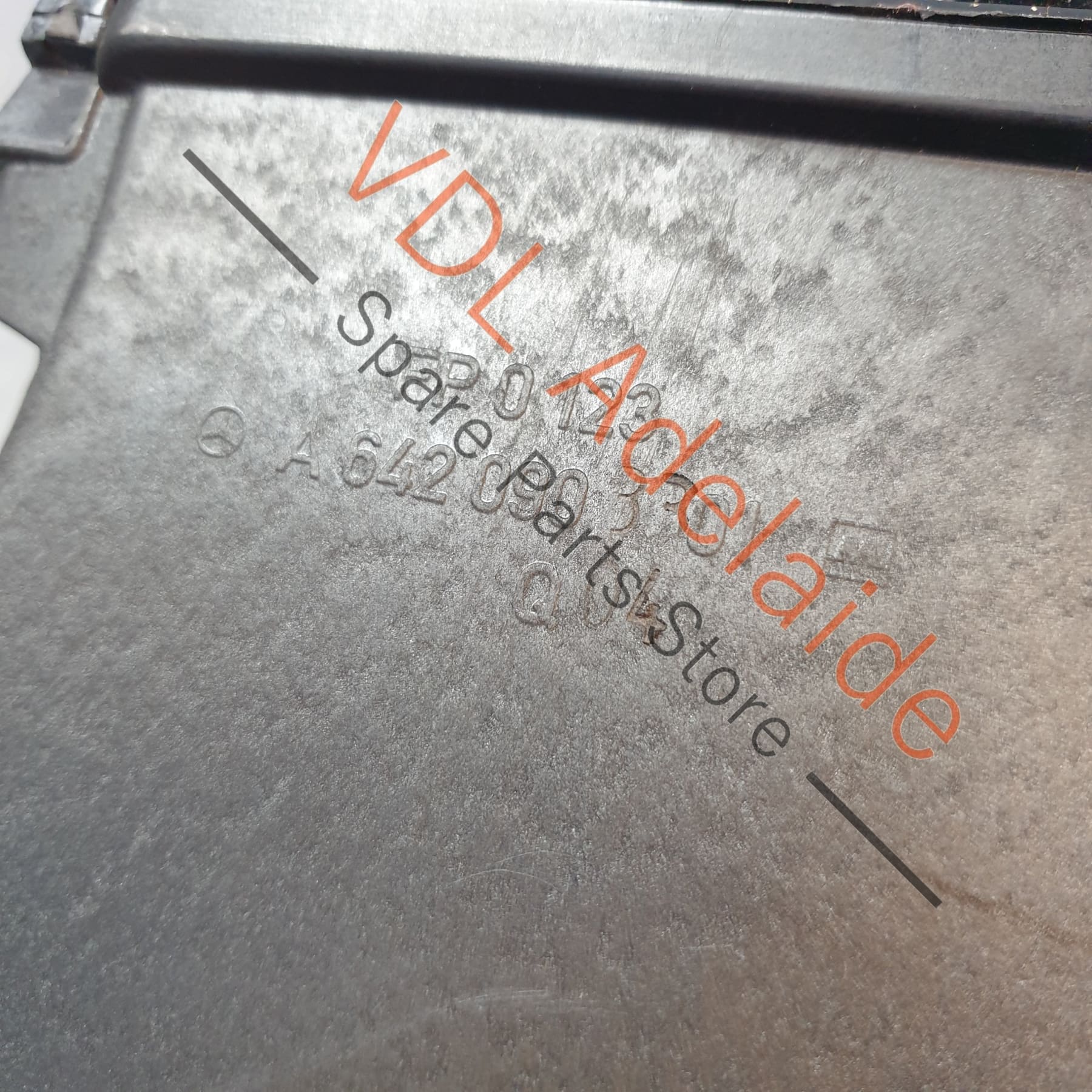 Mercedes GL ML W164 Air Filter Box A0061539728 - Image 2