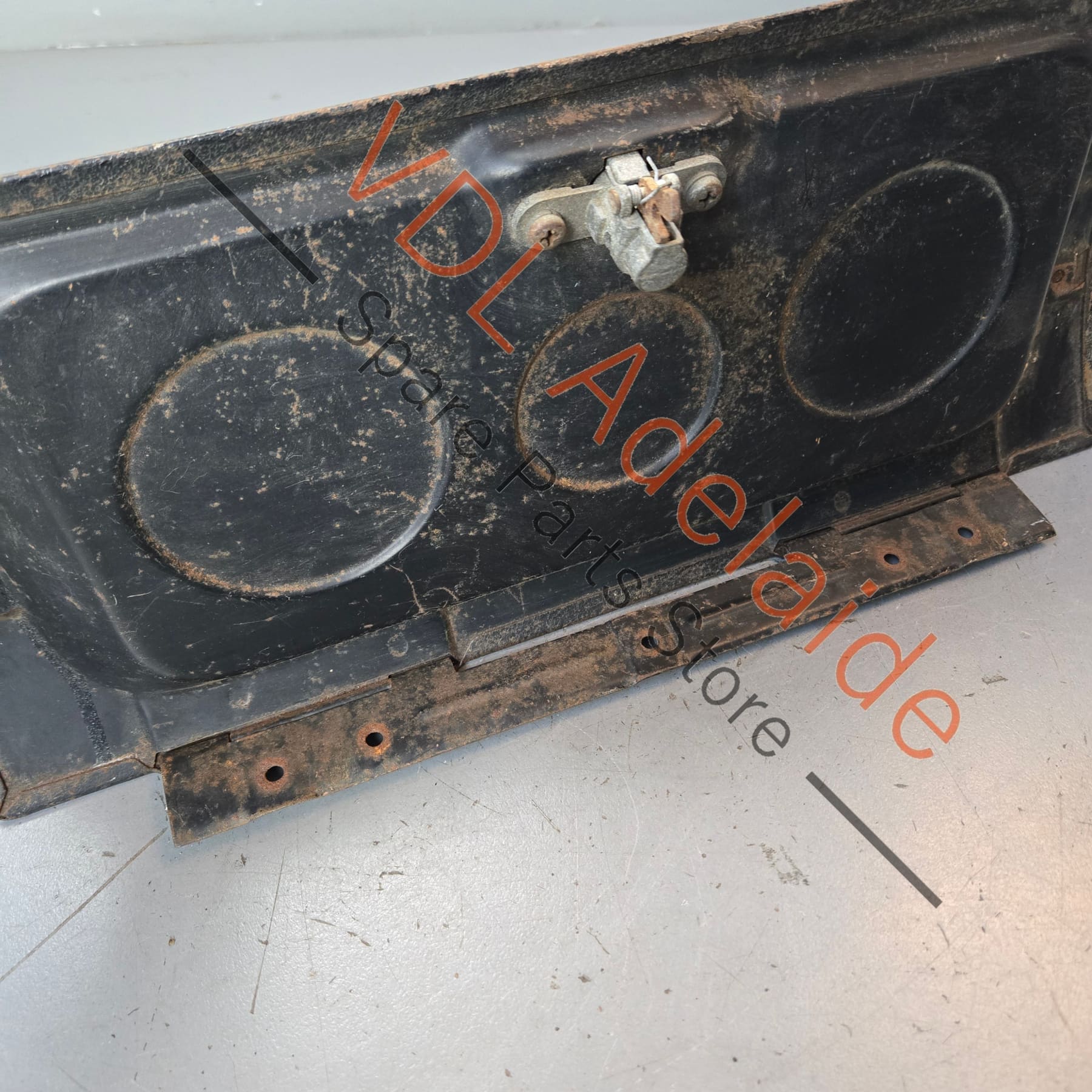 Datsun 1600 510 1968 Steel Glovebox Lid complete with button, button stuck - Image 8