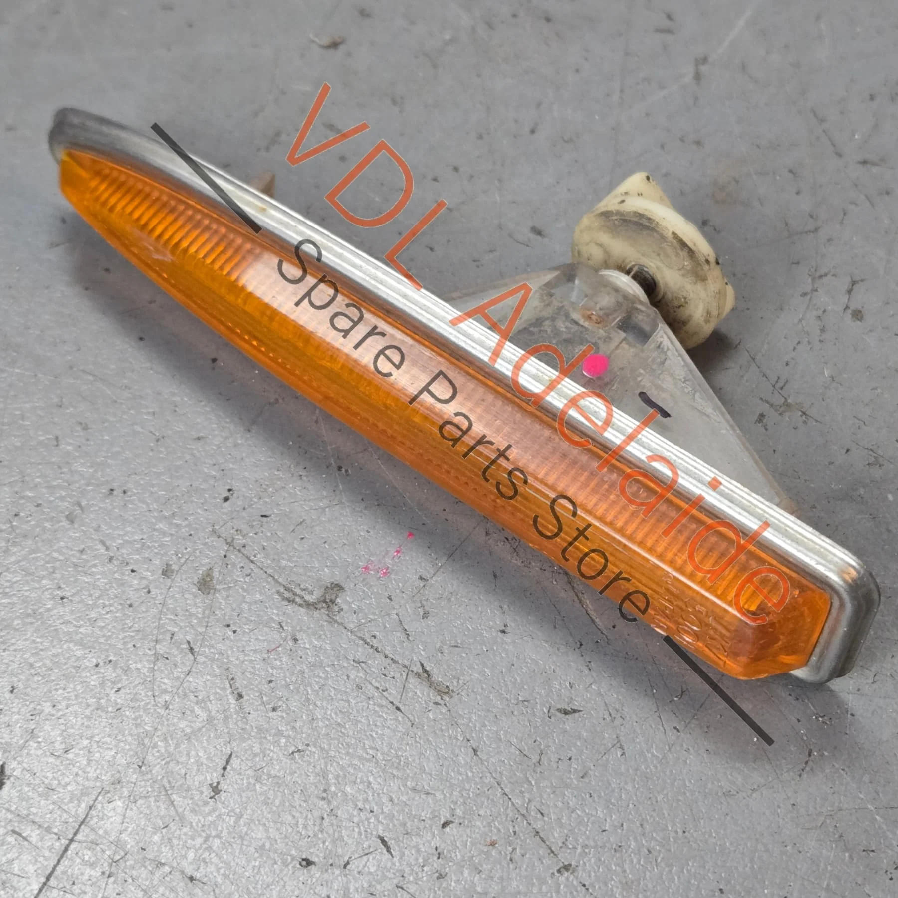Datsun 1600 510 Front Fender Indicator Lens Suit Left or Right #01 - Image 3