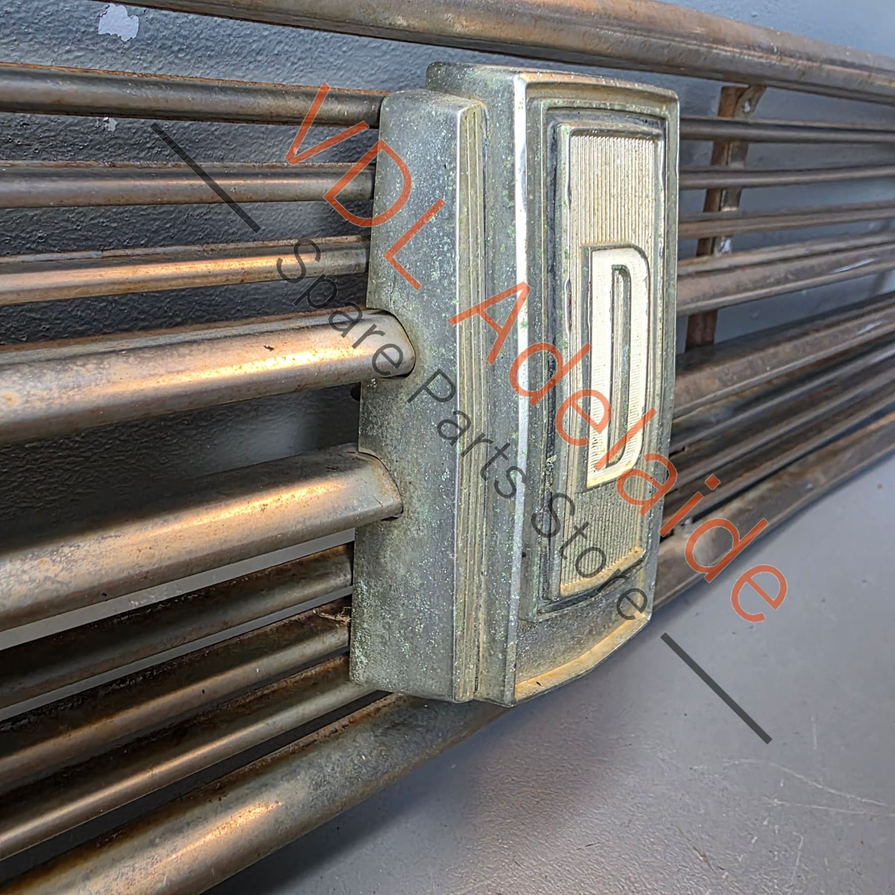 Datsun 1600 510 1969 Front Grille with Centre Badge - Image 5