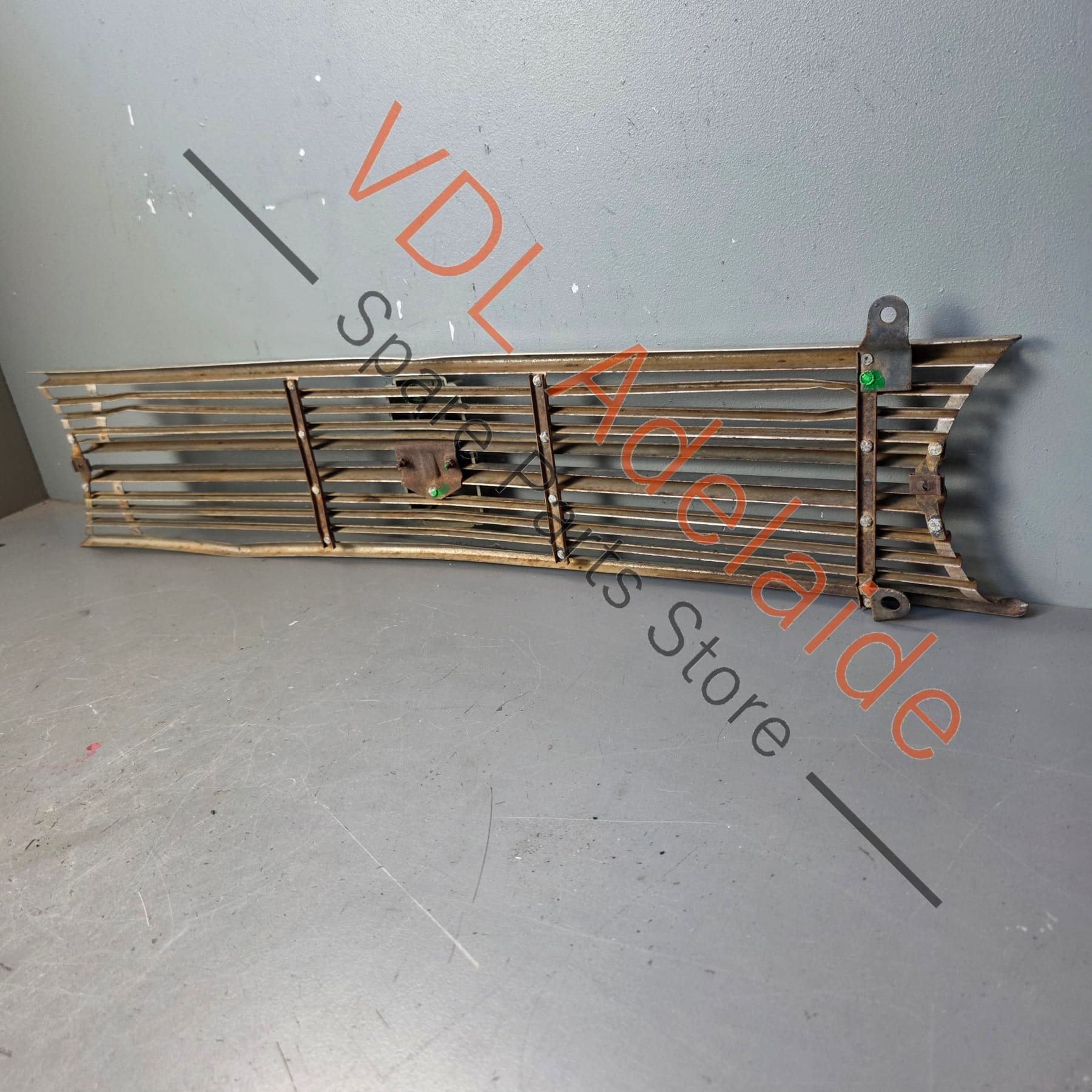 Datsun 1600 510 1969 Front Grille with Centre Badge - Image 7