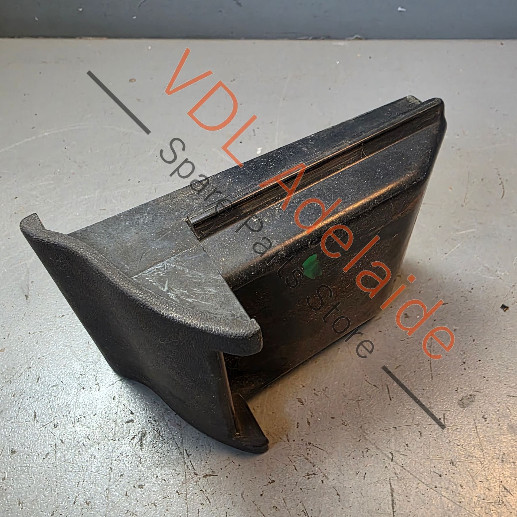 Datsun 1600 510 Centre Ash Tray Ashtray - Image 3