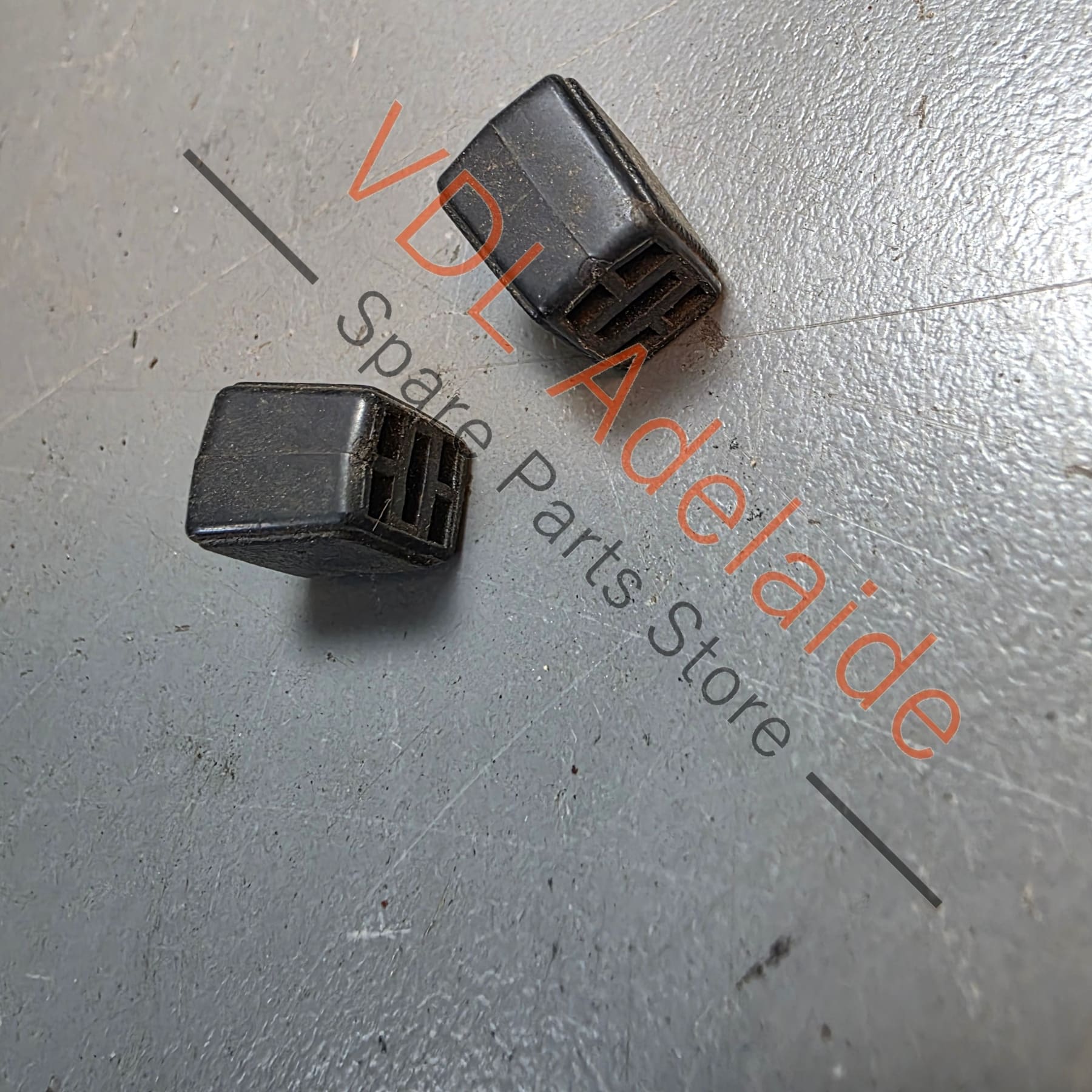 Datsun 1600 510 Original Air Vent & Heater Control Knob Trims (1x Pair) #01 - Image 4