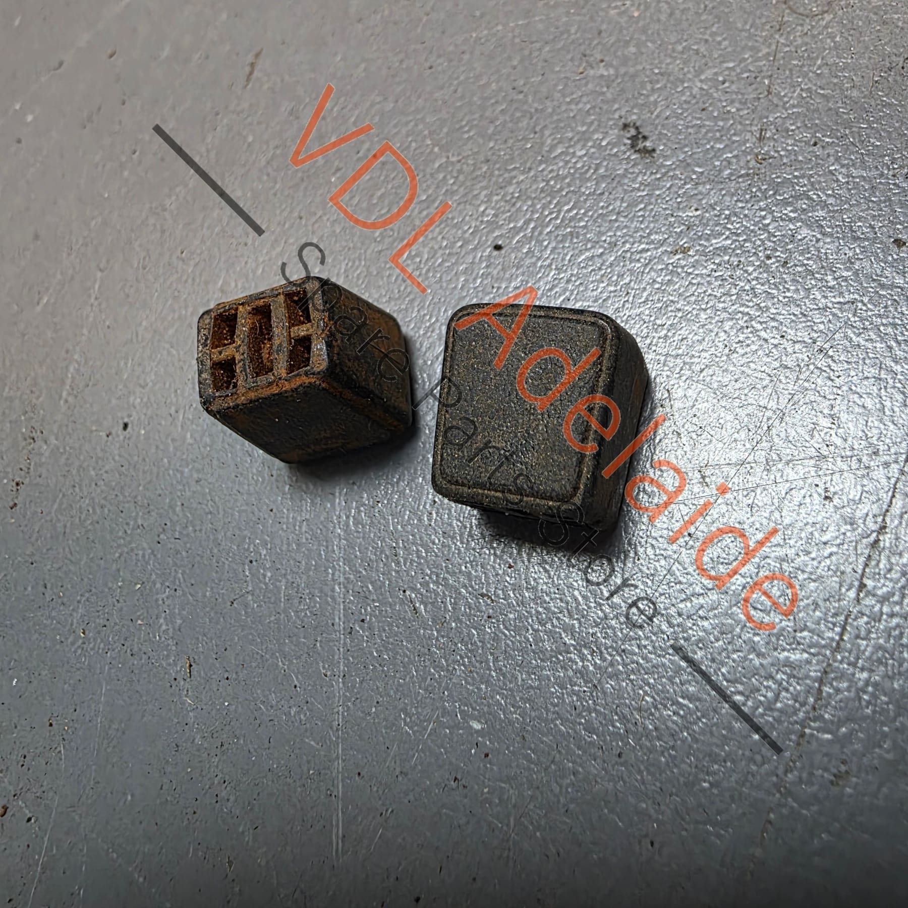 Datsun 1600 510 Original Air Vent & Heater Control Knob Trims (1x Pair) #02 - Image 3