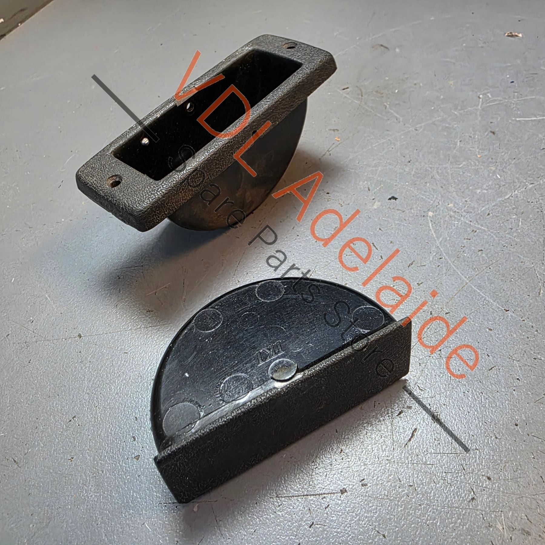 Datsun 510 1600 Rear Door Ash Tray #02 - Image 2