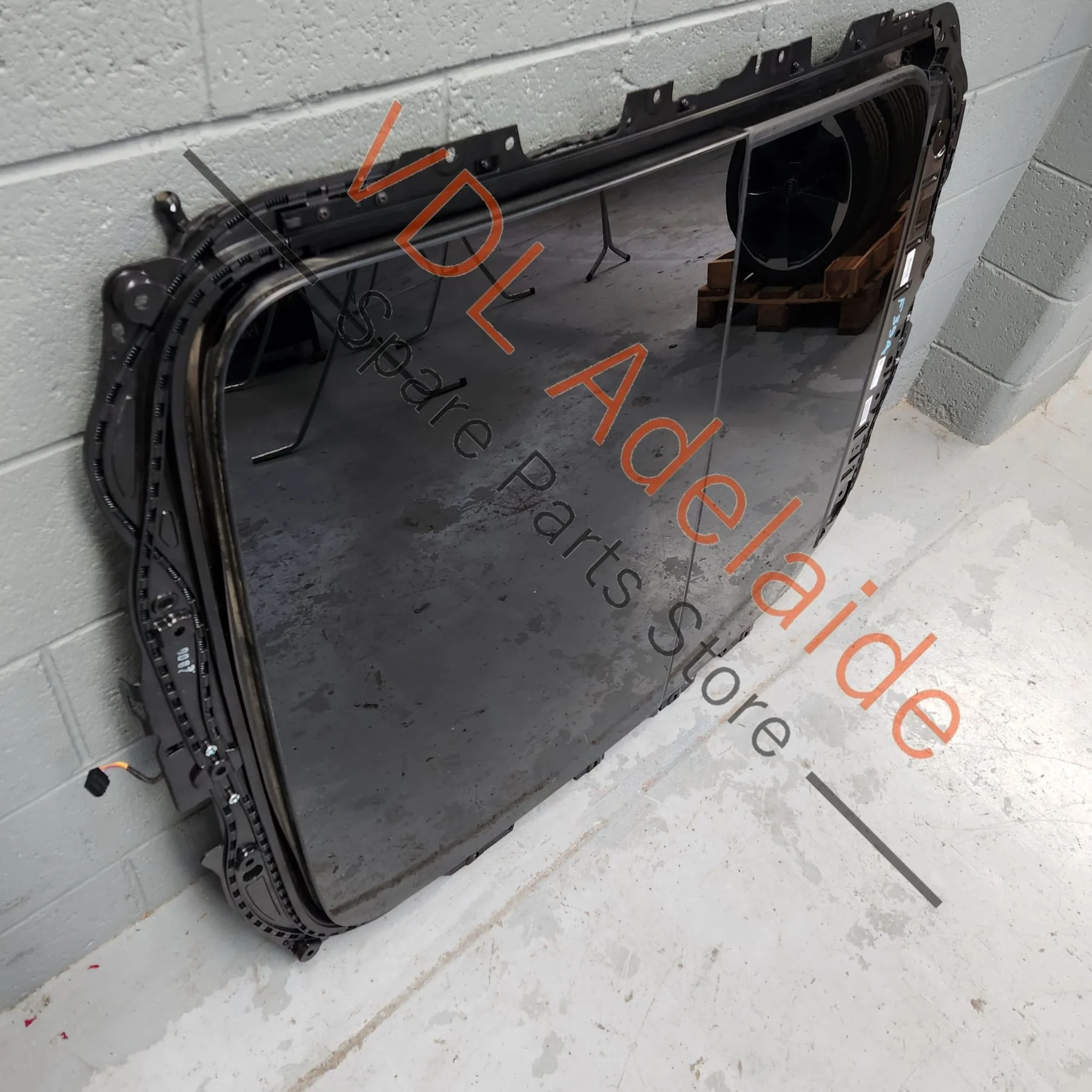 Audi Q3 RSQ3 Panoramic Glass Roof Sunroof Assembly 4M8877307A 1NX 4M8877049 4M8877055 4M8877056 - Image 5