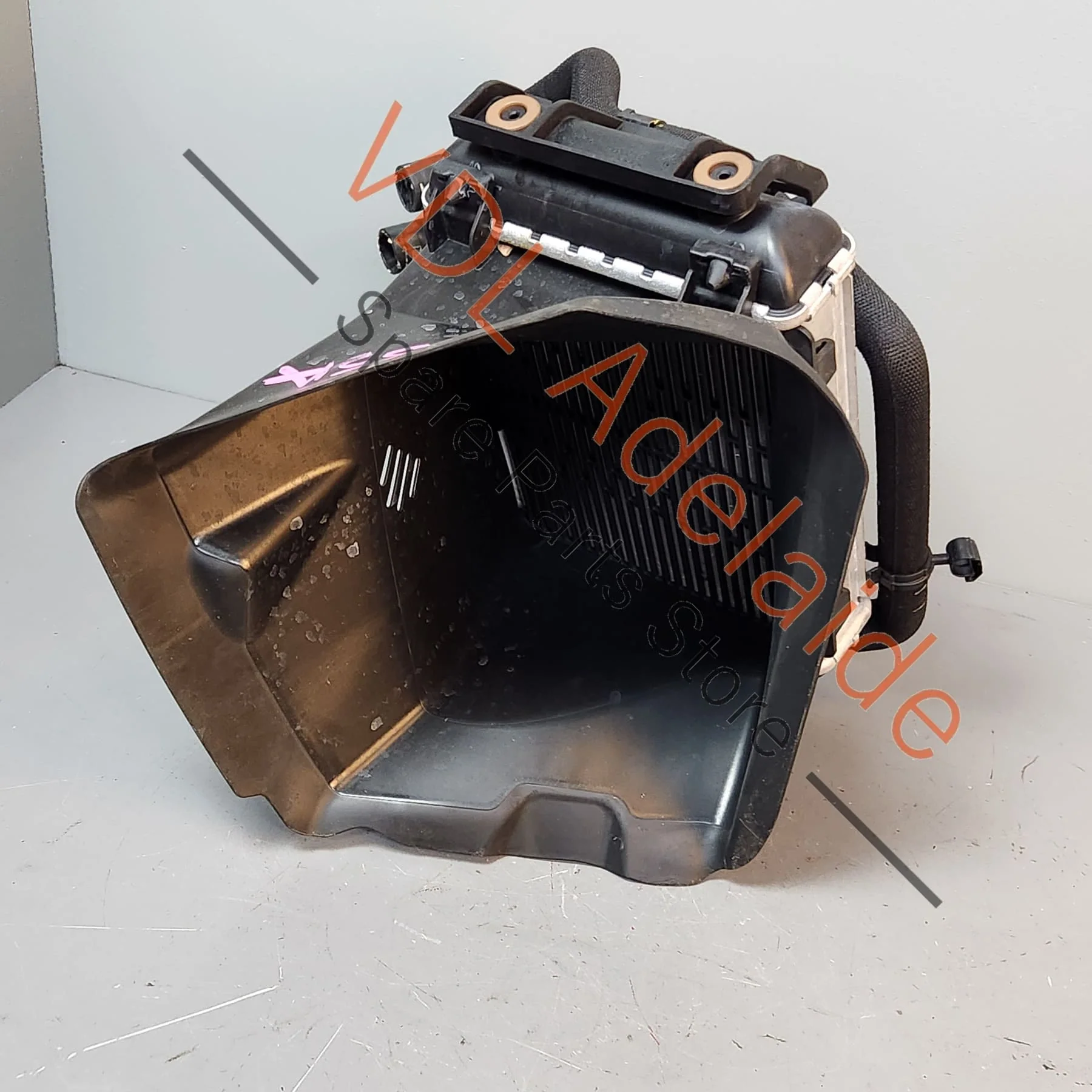 Audi RSQ3 Right Side Additional Radiator Assembly 83A121260A 83A121674B 8K0121212C