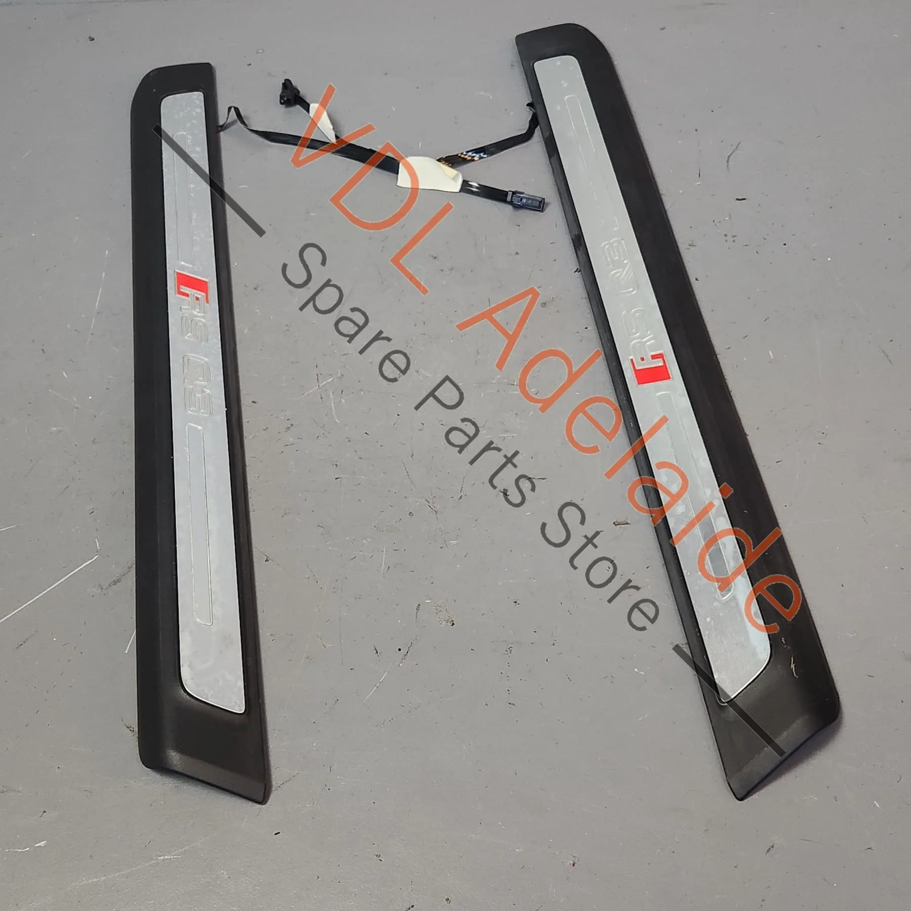 Audi RSQ3 F3 Pair of Illuminated Door Trim Scuff Plates Trim 83A947418B 83A947417B - Image 4