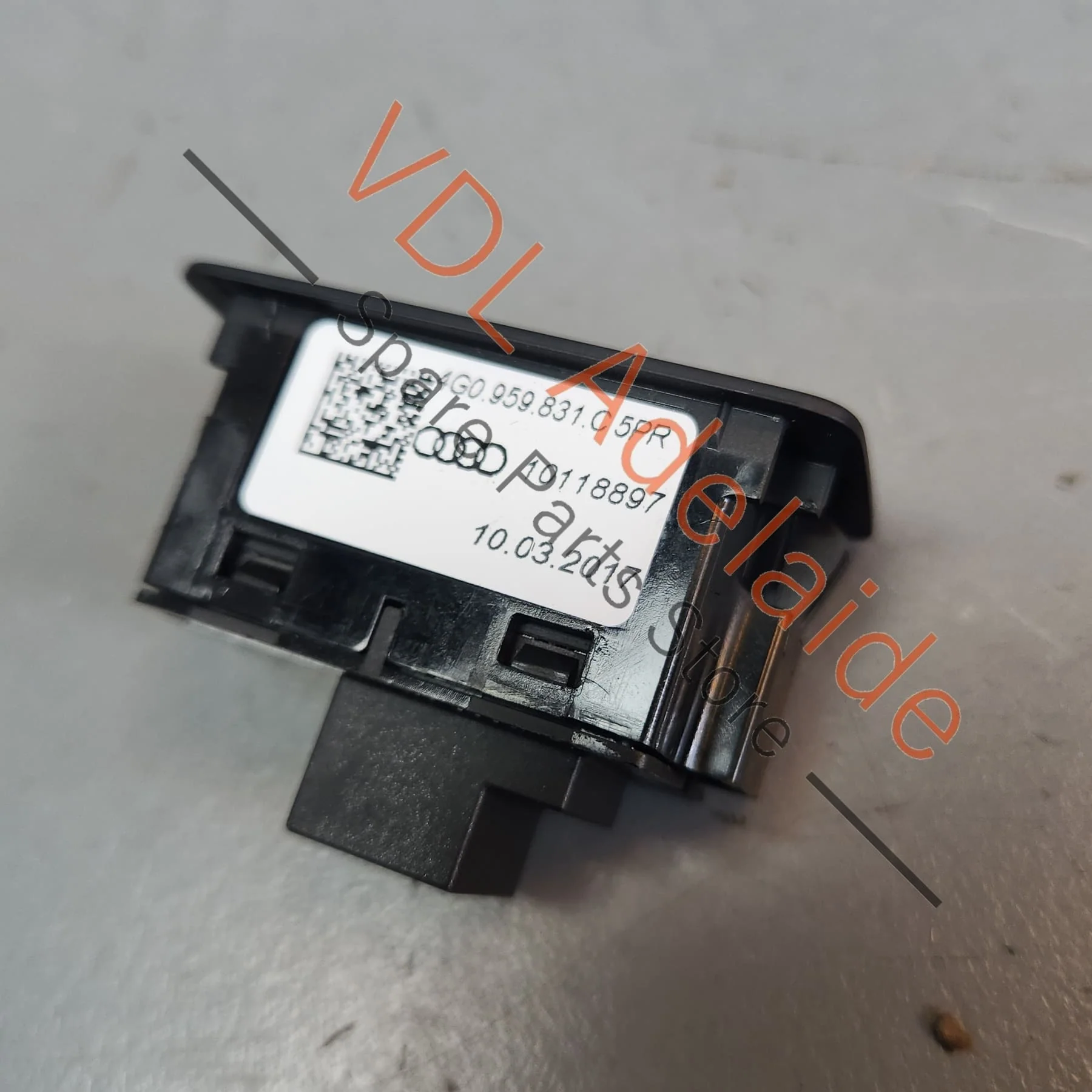 Audi A4 S4 B9 Electric Rear Hatch Tailgate Boot Close Button 4G0959831C 5PR - Image 2