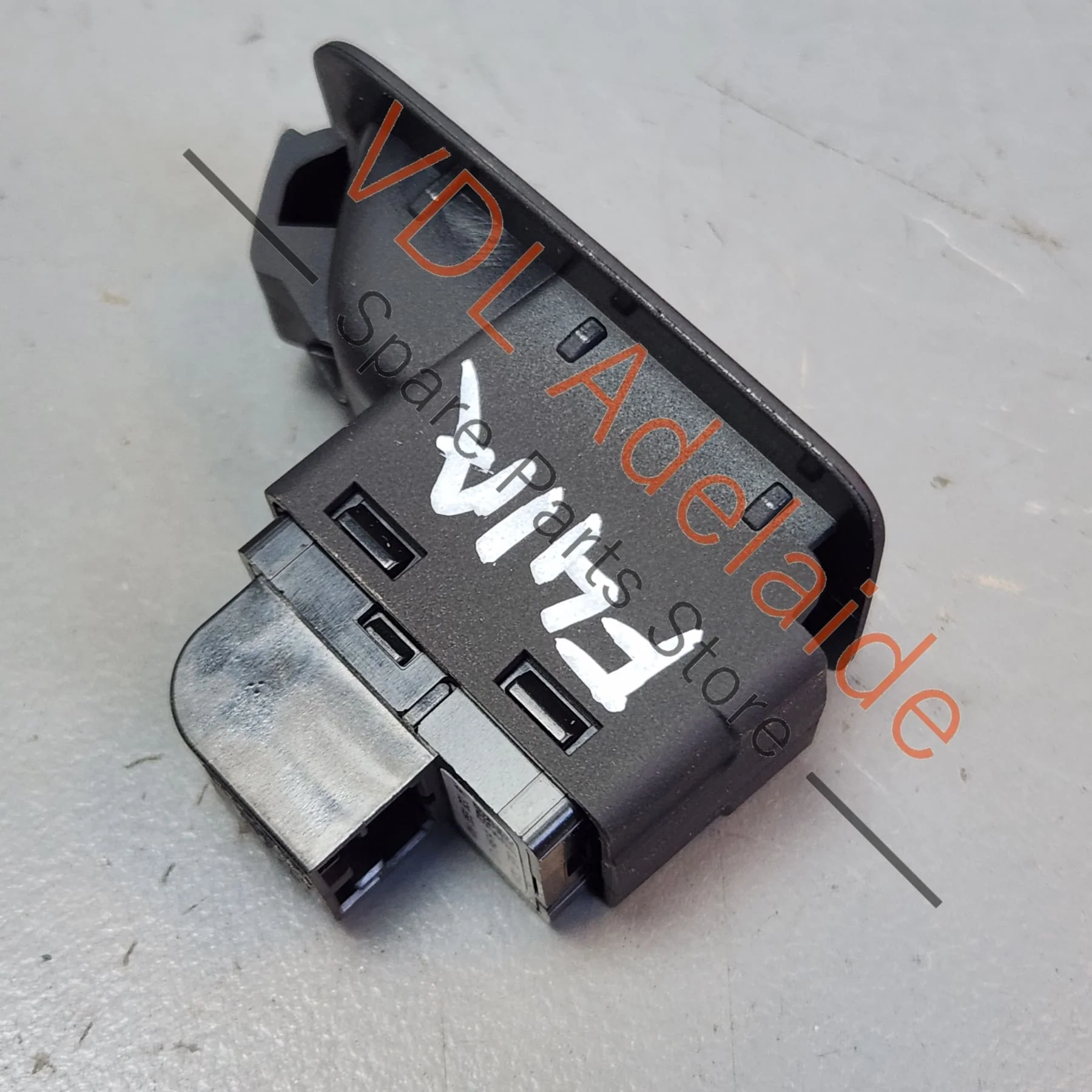 Audi A4 S4 B9 Rear Door Hatch Boot Trunk Open Close Switch 4M0959831A 8W2959830 - Image 2