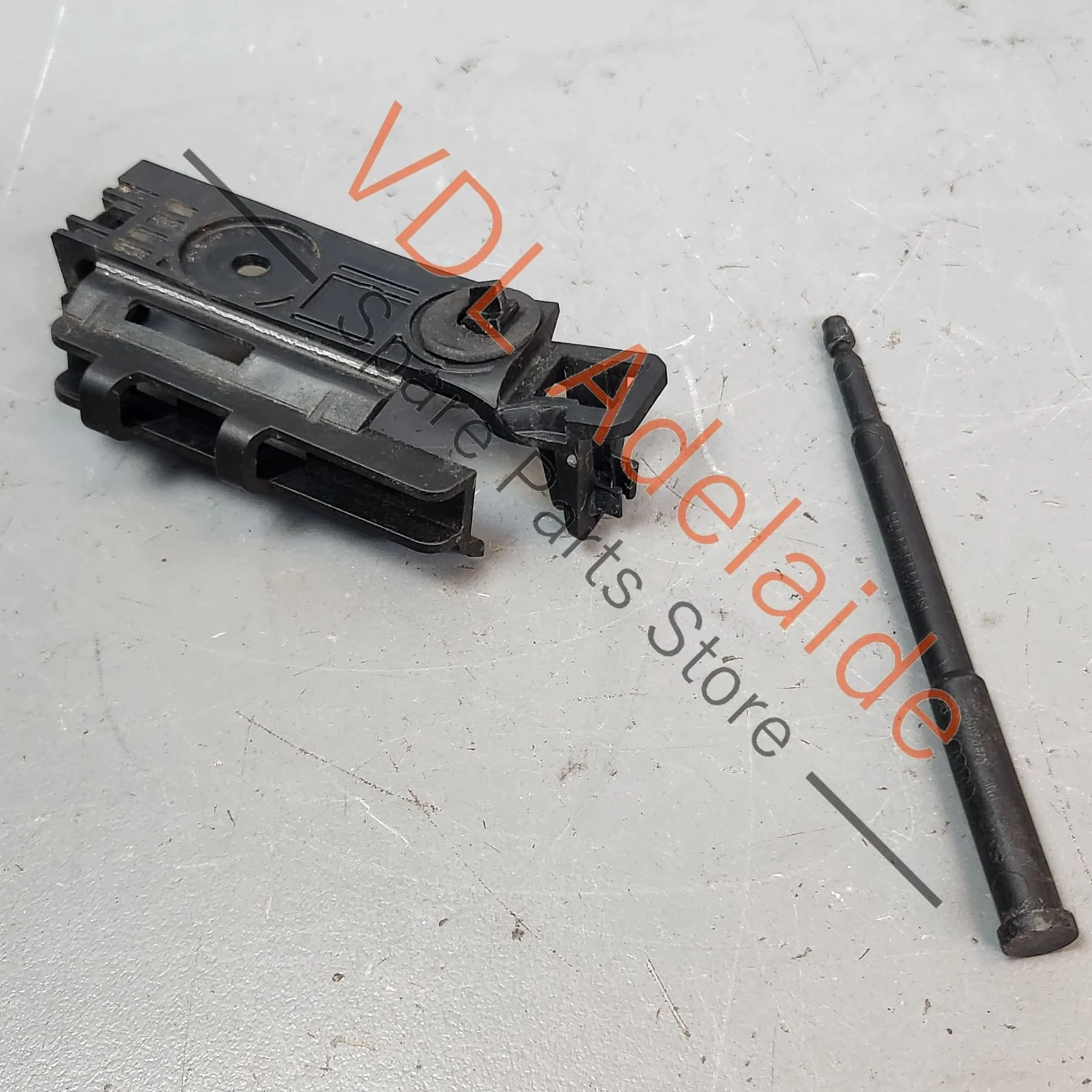 Audi A4 S4 Rear Left Bumper Retaining Bracket & Pin WHT007374 8W9807889B