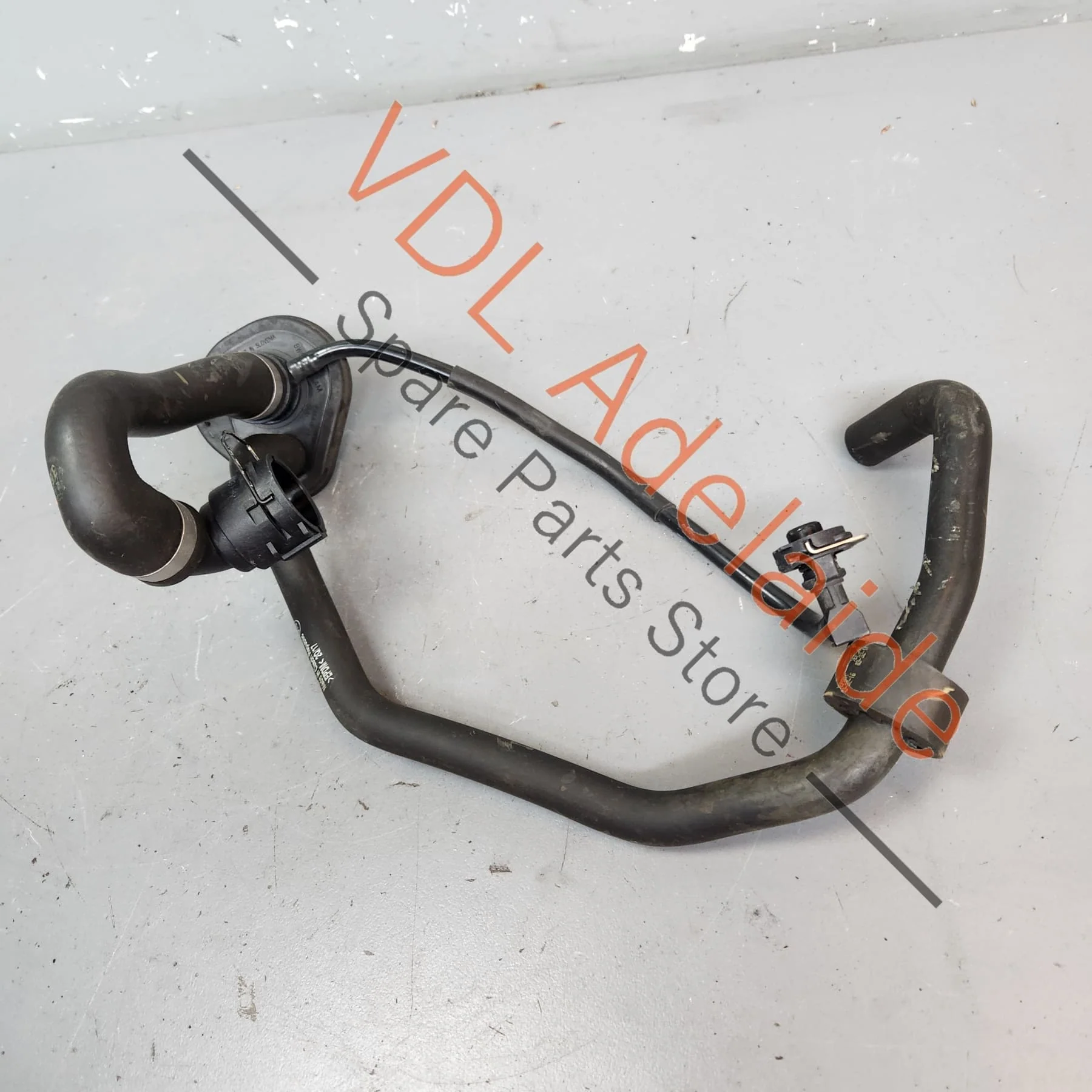 Audi A4 S4 Coolant Reservoir Tank Hoses 8W2122109E 8W2121123B - Image 9