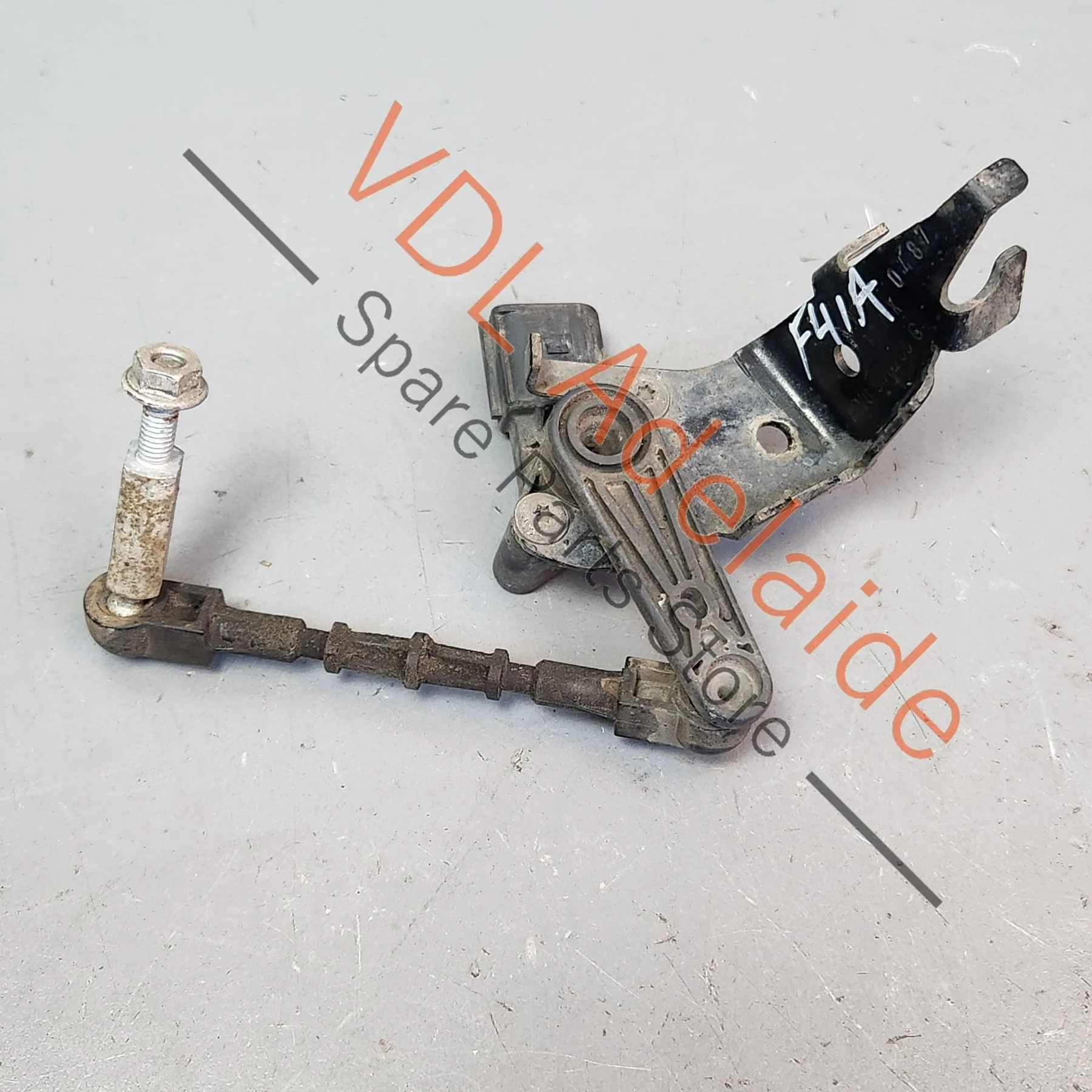 Audi A4 S4 B9 Front Left Suspension Level Sensor 8W0941285E 8W0941285C