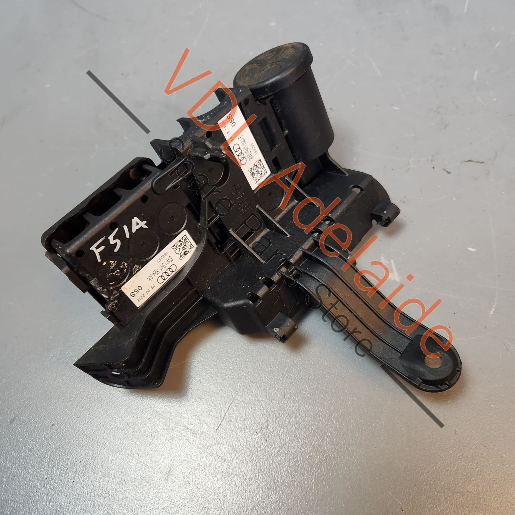 Audi Battery Distribution Fuse Board with Supression Condenser 8W0941823E