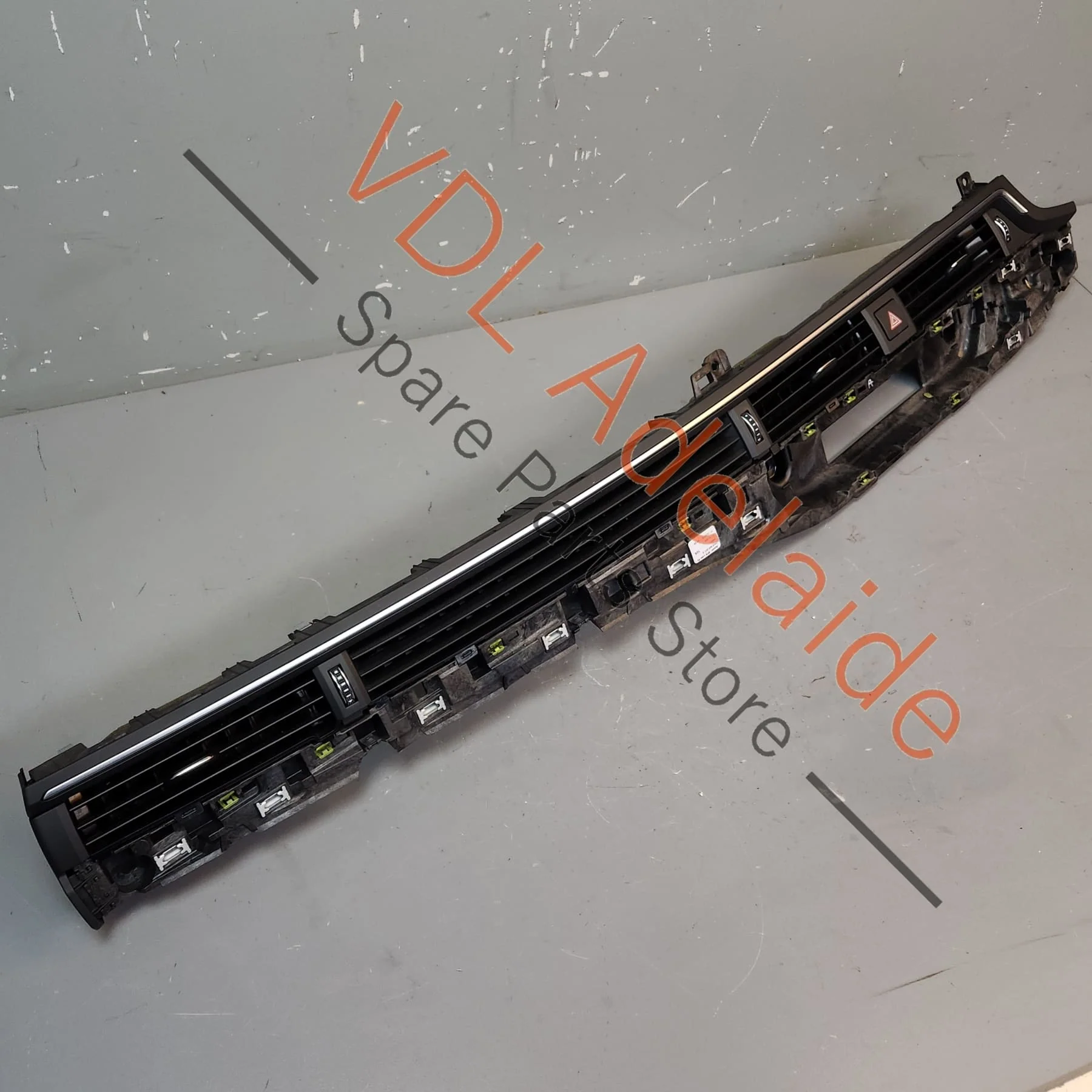 Audi RS5 F5 B9 F5 Centre Dashboard Air Vent for RHD 8W2820901B - Image 2