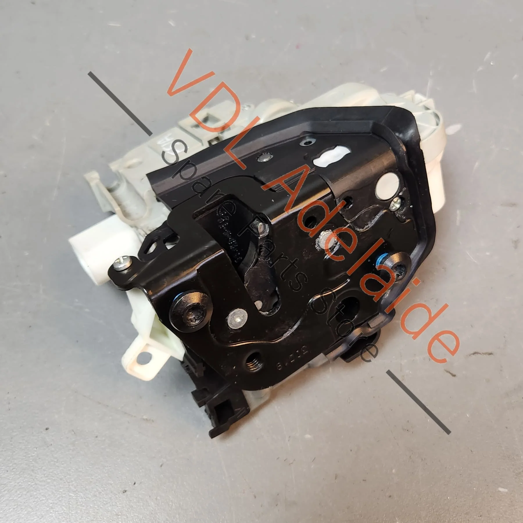 Audi RS5 F5 B9 Front Right Drivers Door Lock Mechanism 8X2837016B - Image 2