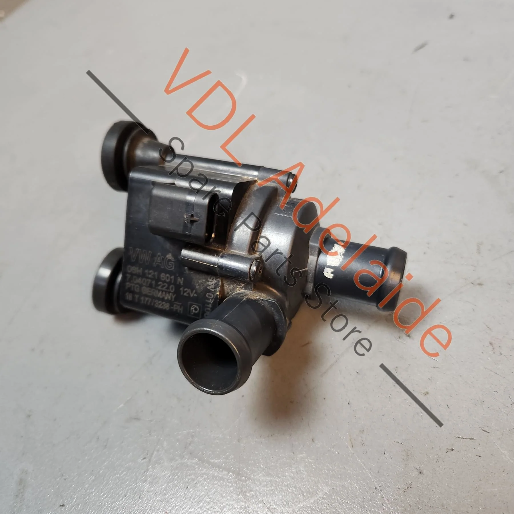 Genuine Audi Additional Coolant Pump 06H121601N