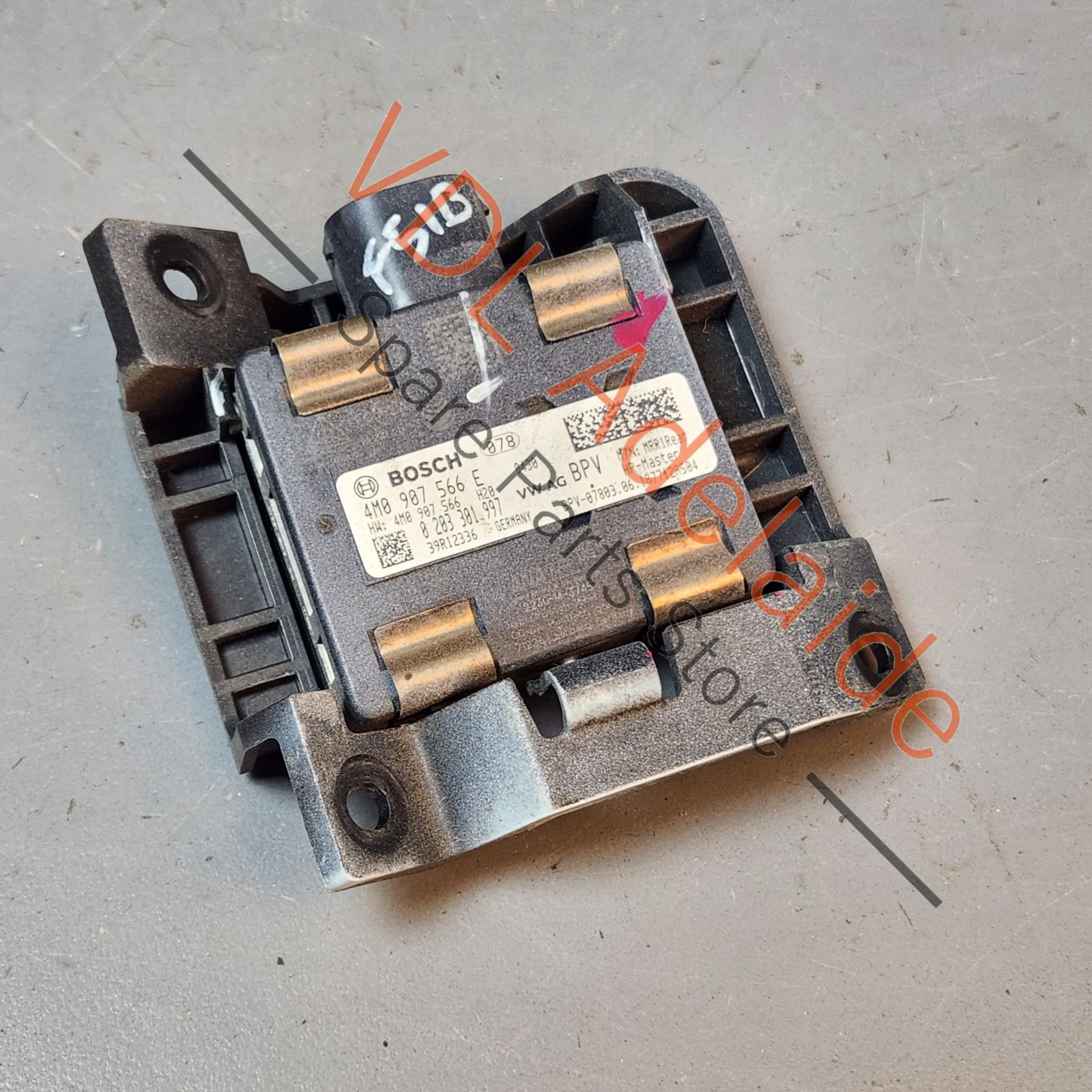 Audi A4 B9 A5 F5 Q5 Q7 Right Side Blind Spot Radar Control Unit for Lane Change Assist Master