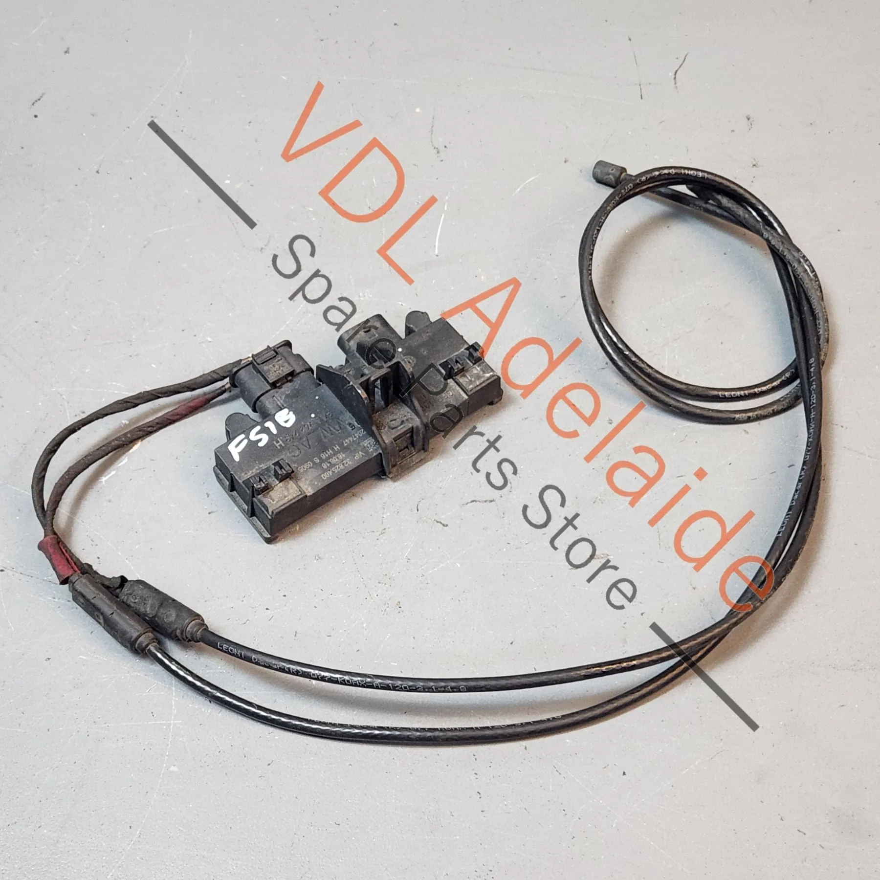 Audi A5 F5 Keyless Entry Control Unit for Boot Trunk Opening w Sensor Line 3AA962243H 8W0962239