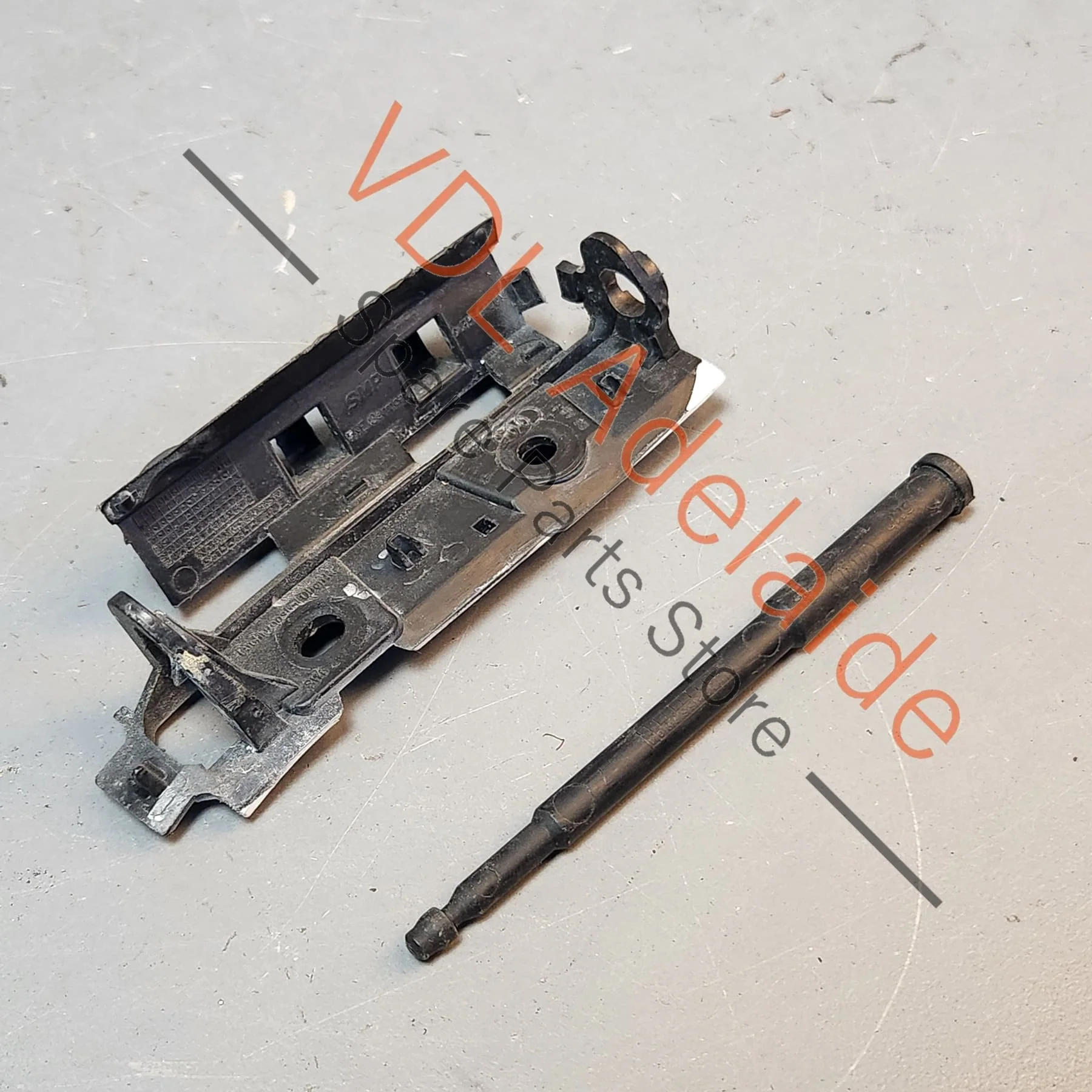 Audi A5 F5 Rear Bumper Retaining Slide Pin Bracket Right 8W6807890
