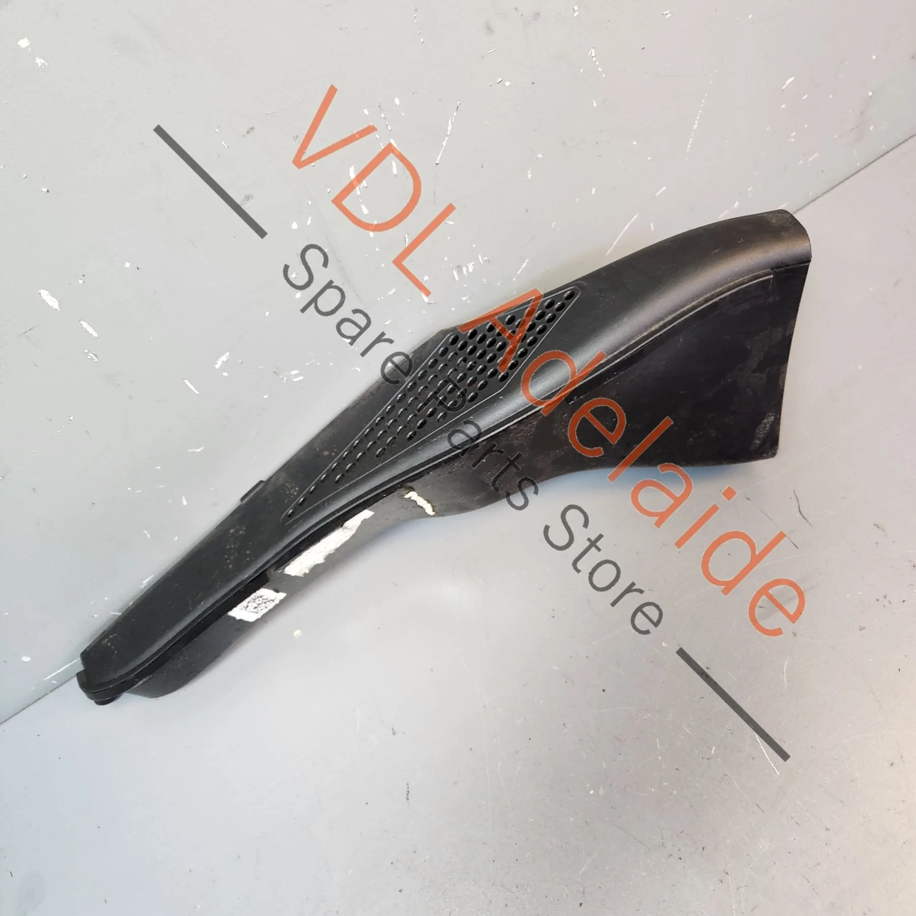 Audi A5 F5 Air Filter Air Duct Guide
8W0129618F - Image 4