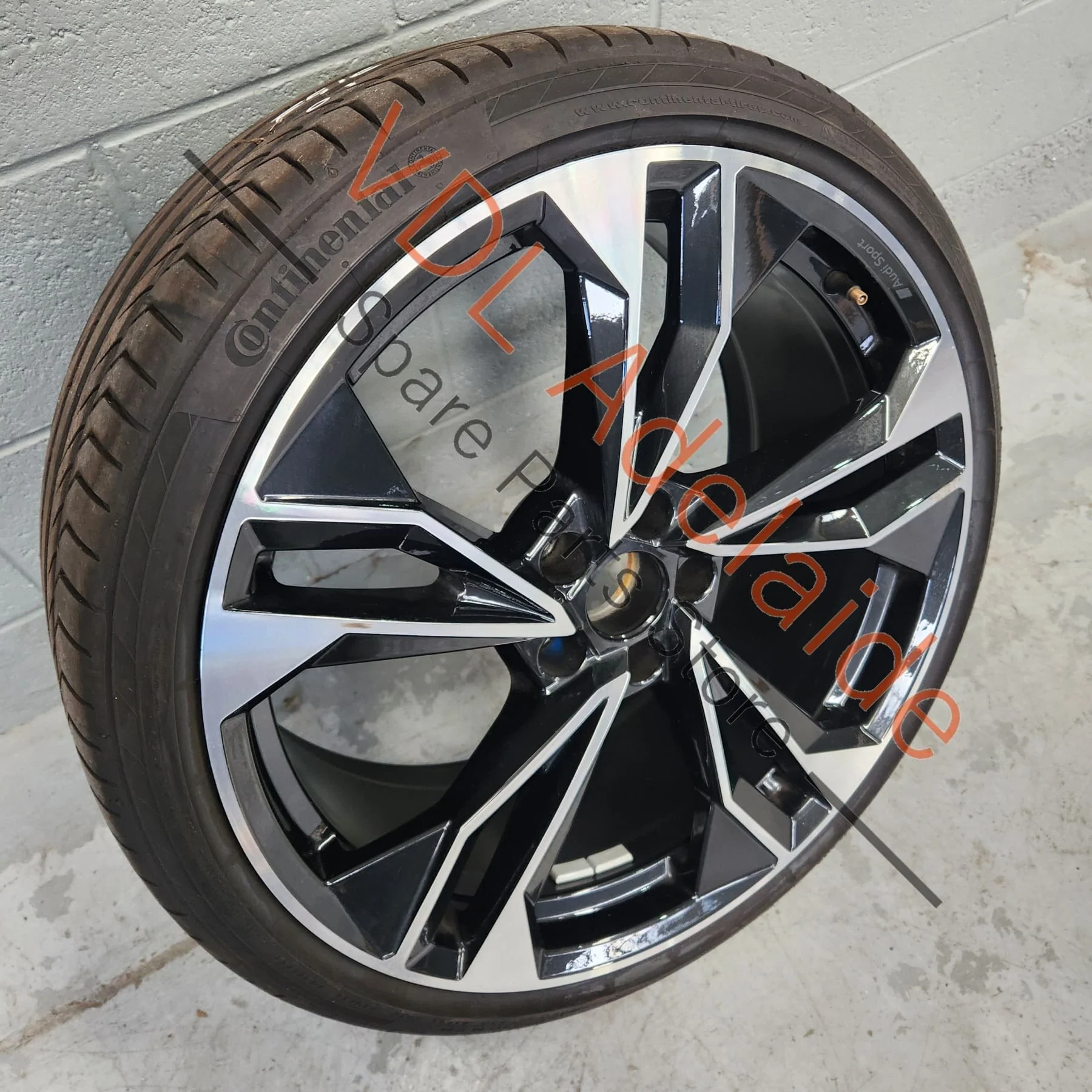 Genuine Audi S5 B9 F5 Sport Alloy Wheel 20x9 ET34 Diamond cut 8W0601025EQ #01