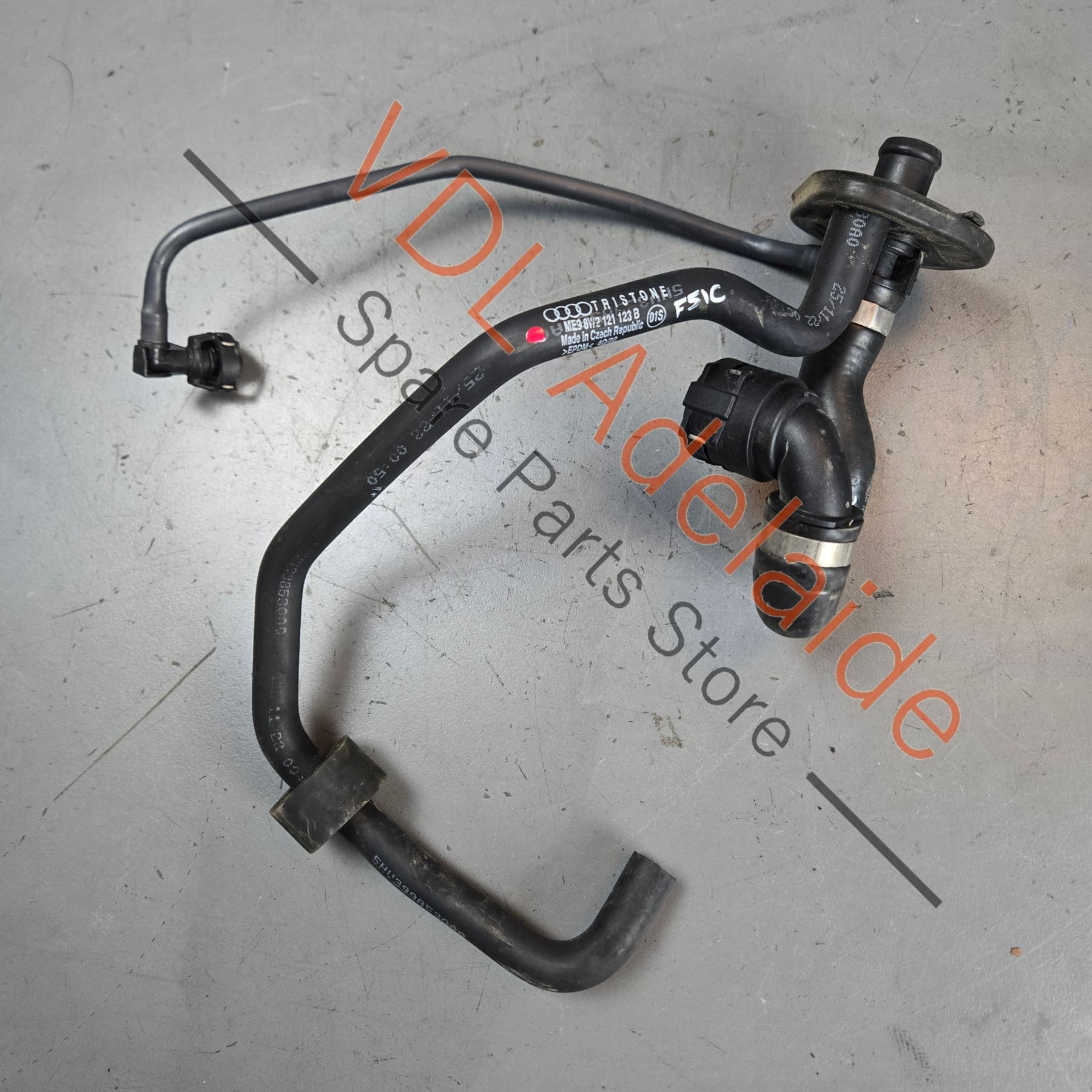 Audi S4 S5 B9 Coolant Tank Hose Pipe 8W2122109F 8W2121123B