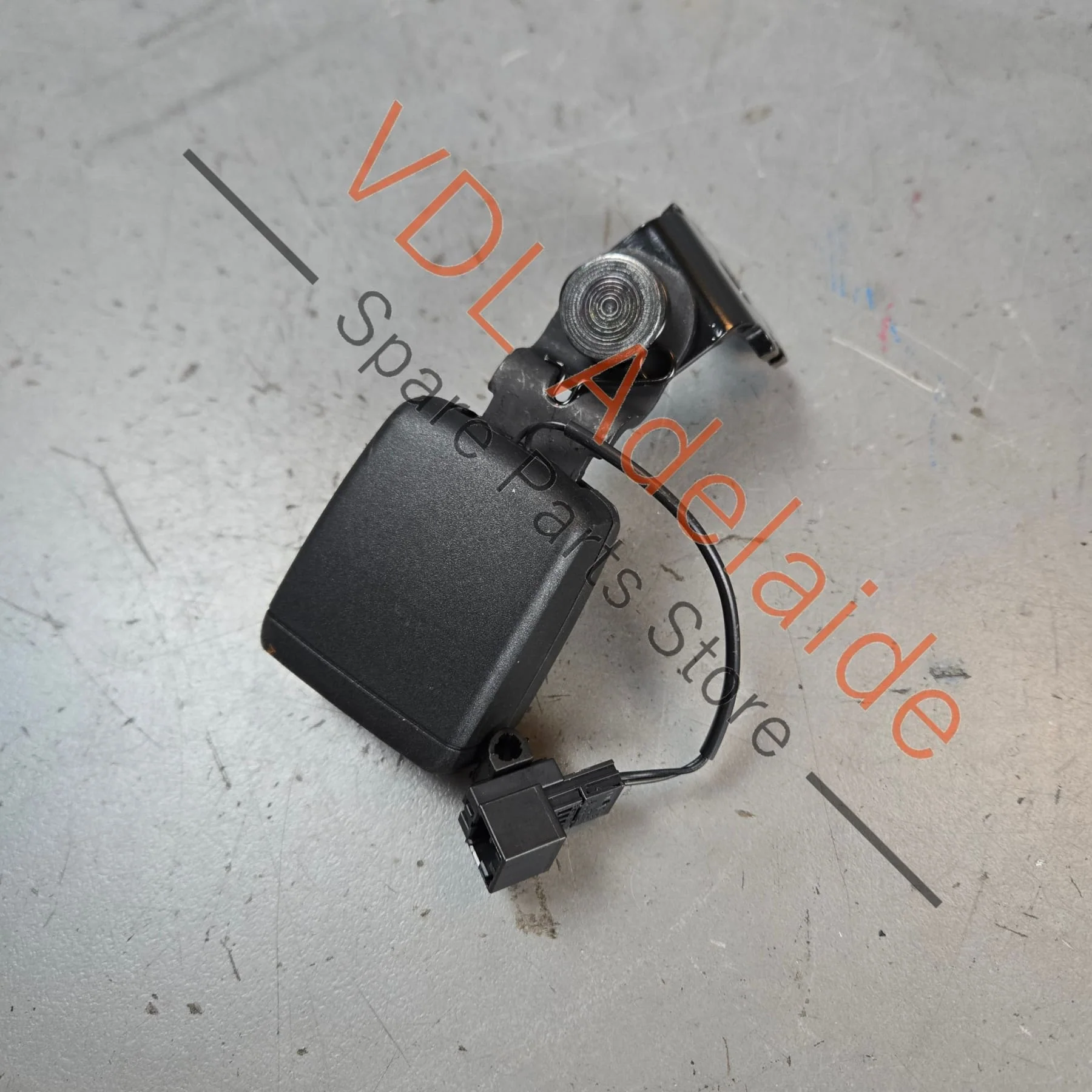 Audi A5 Rear Seat Seatbelt Belt Clip Buckle Clip Catch 8W0857740D - Image 2