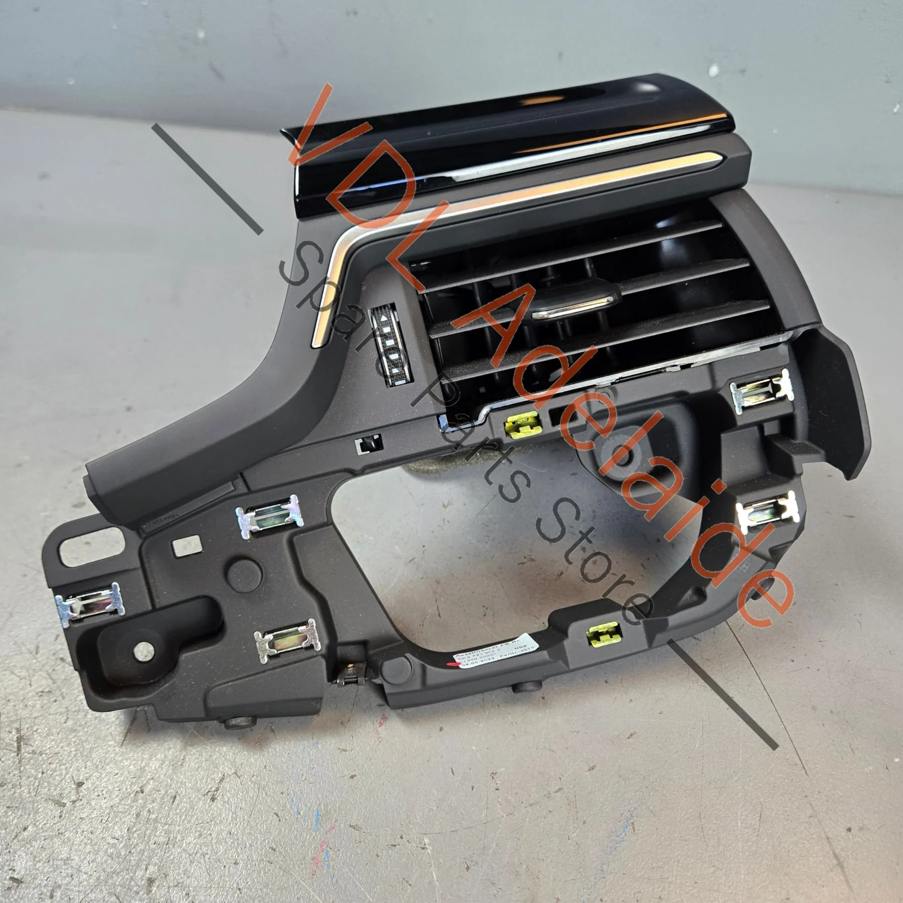 Audi A4 A5 B9 RHS Right Dashboard Air Vent for Air Conditioning 8W0820902C