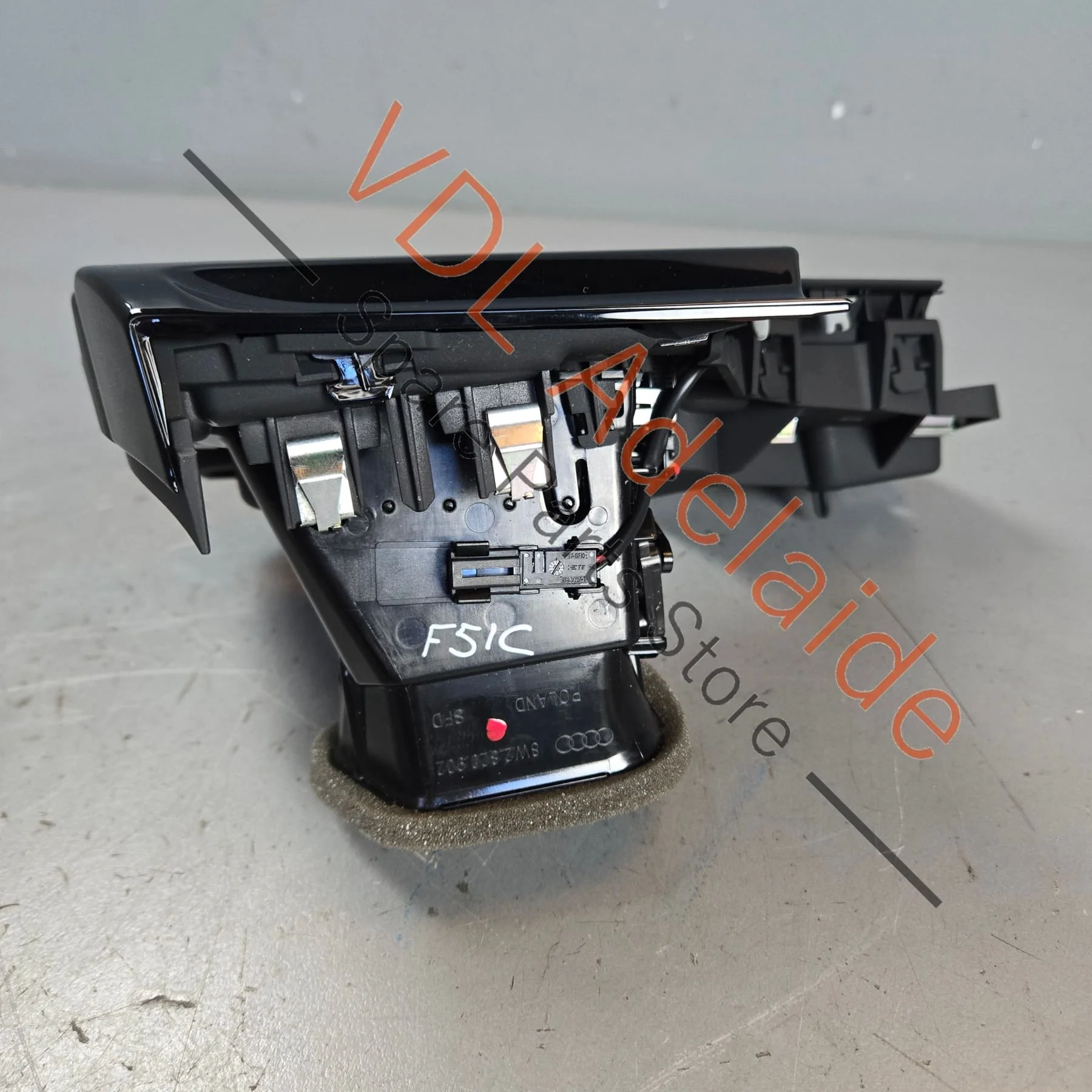 Audi A4 A5 B9 RHS Right Dashboard Air Vent for Air Conditioning 8W0820902C - Image 3