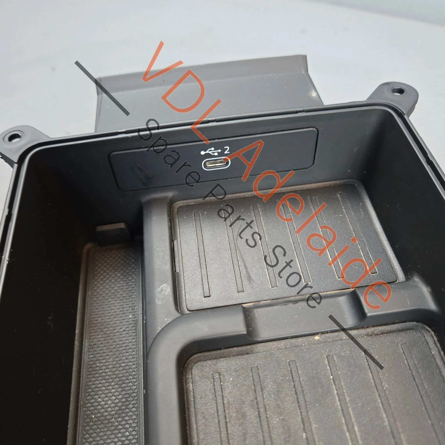 Audi A4 A5 B9 Genuine Wireless Phone Charger and USB Hub in Centre Console 8W0864981D 8W0035708 - Image 2