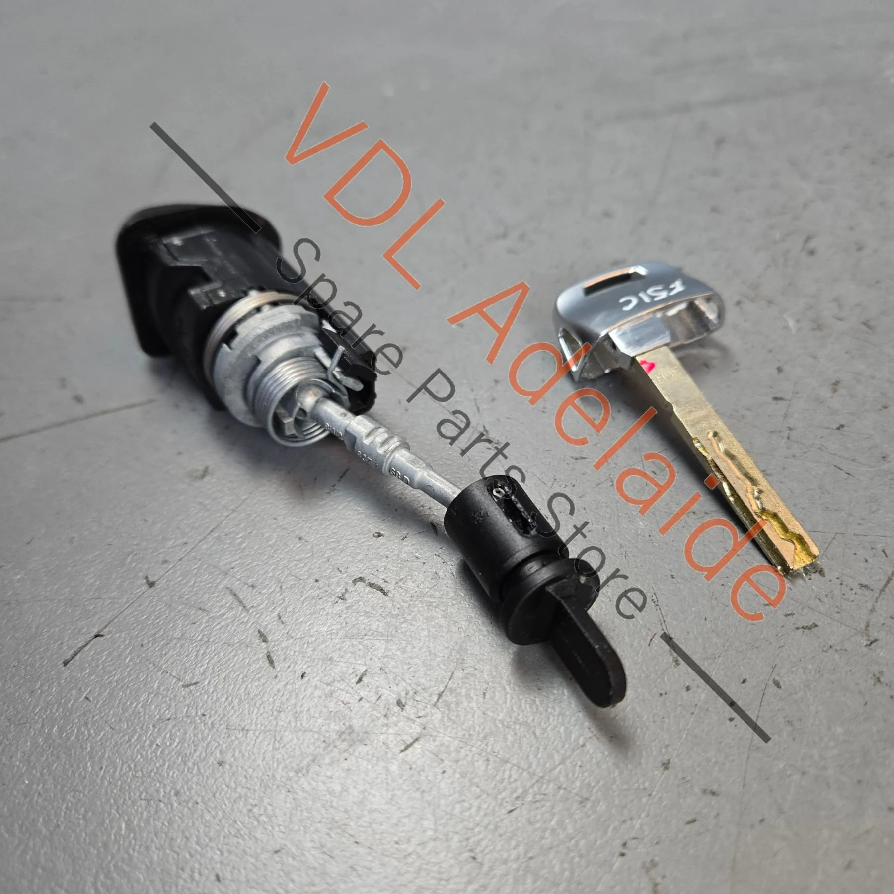 Audi Q5 A4 A5 Right Front Drivers Door Lock with Blade Key 107837168EG - Image 4