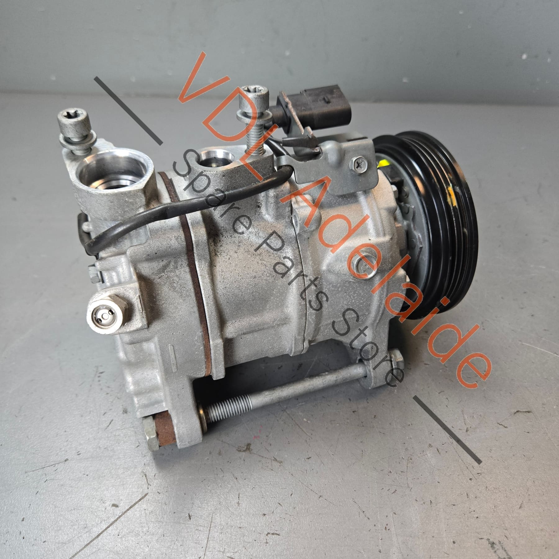 Audi A4 A5 RS4 RS5 F5 B9 AC Compressor Denso 8W5820803 - Image 4