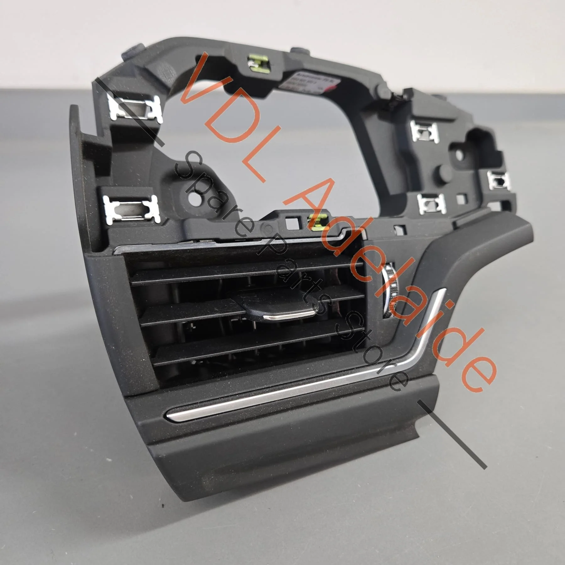 Audi A4 S4 B9 RHS Right Dashboard Air Vent for Air Conditioning 8W0820902B - Image 2