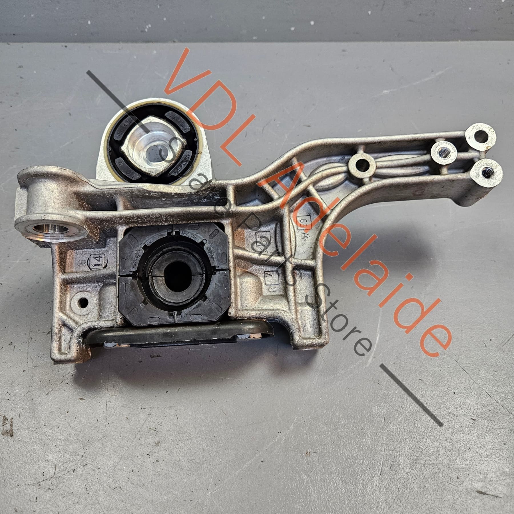 Audi e-Tron Porsche Taycan Front Right Engine Motor Mount Stabiliser 9J1413358A