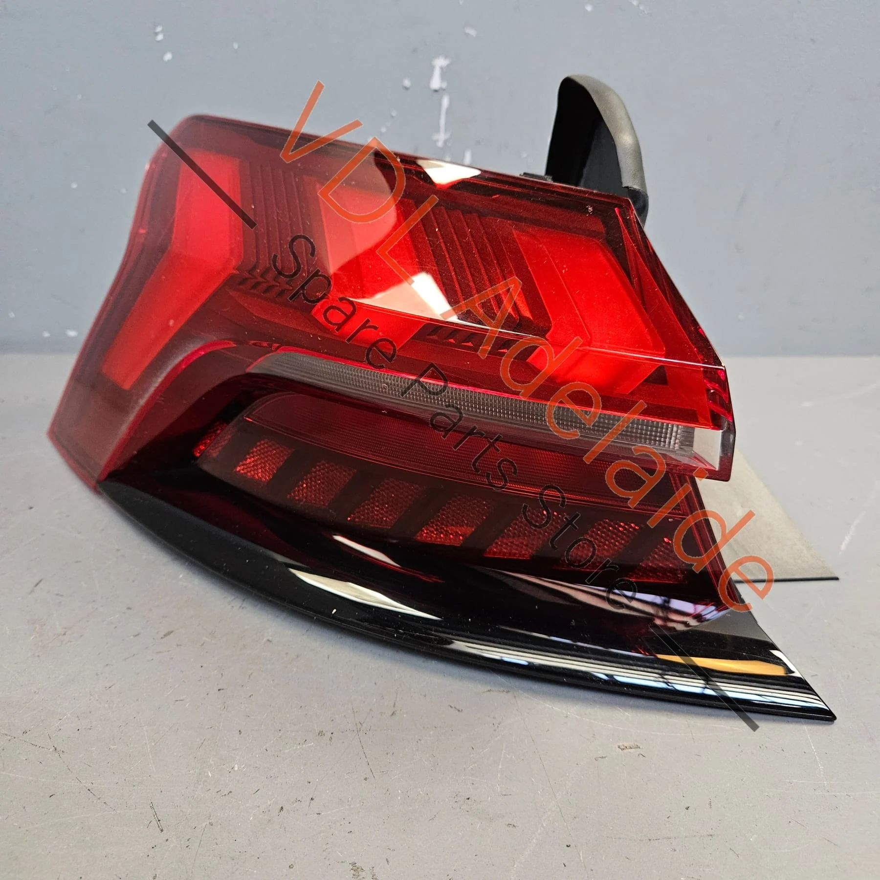 Audi e-Tron GT Rear Left Tail Light Lamp LED 4J3945091