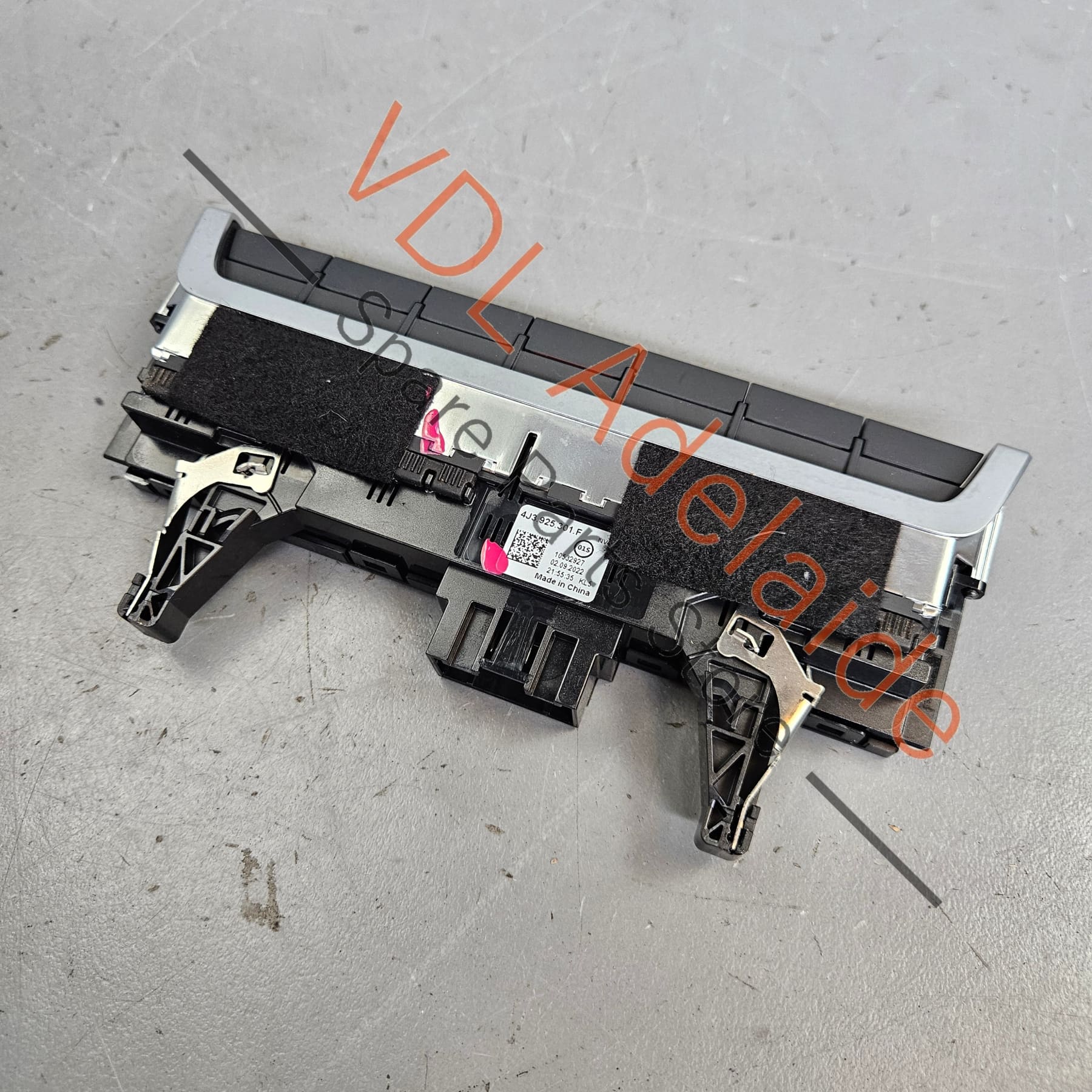 Audi e-Tron GT Dash Multiple Switch Drive Select Button 4J3925301F - Image 6