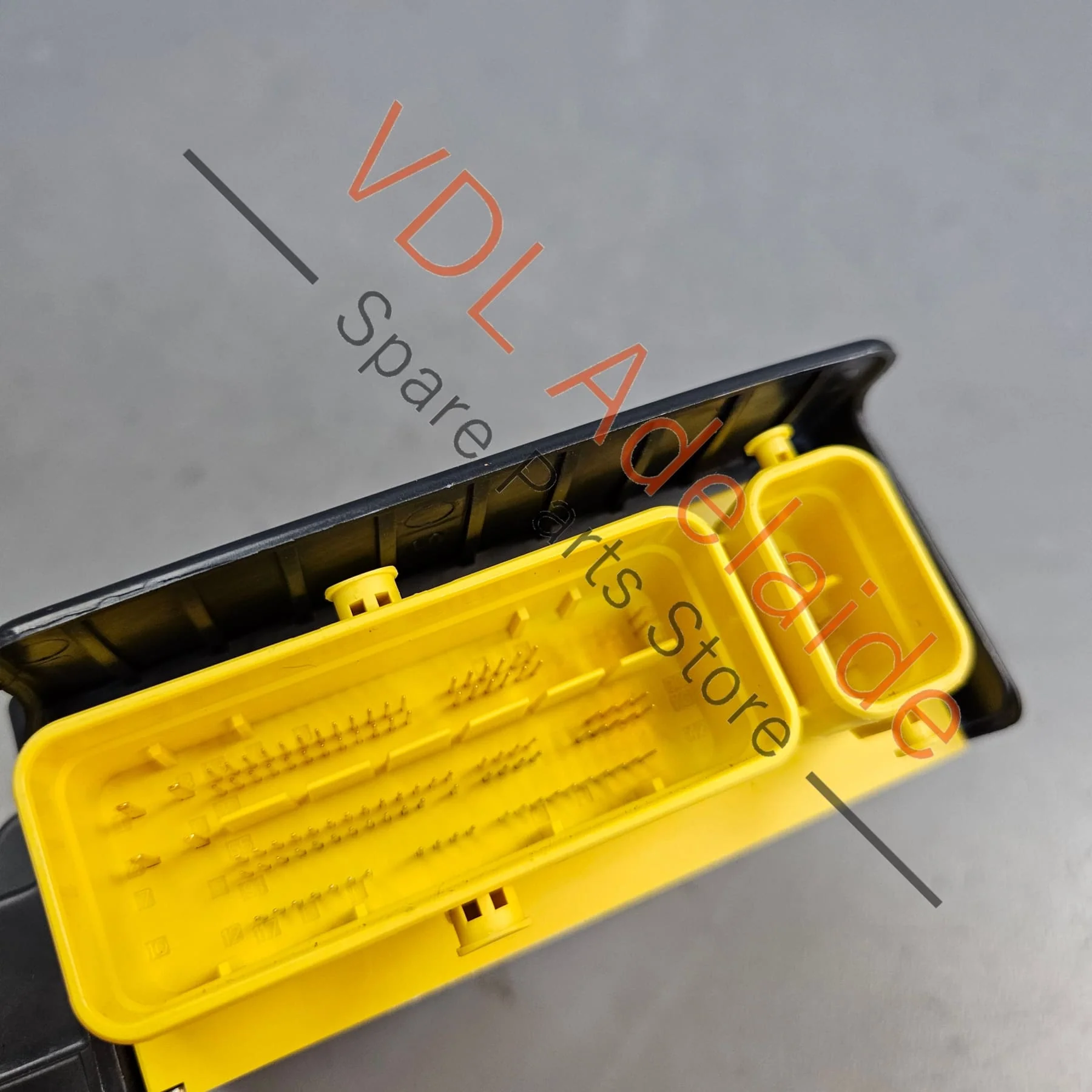 Audi e-Tron Airbag Control Module 992959655D - Image 5
