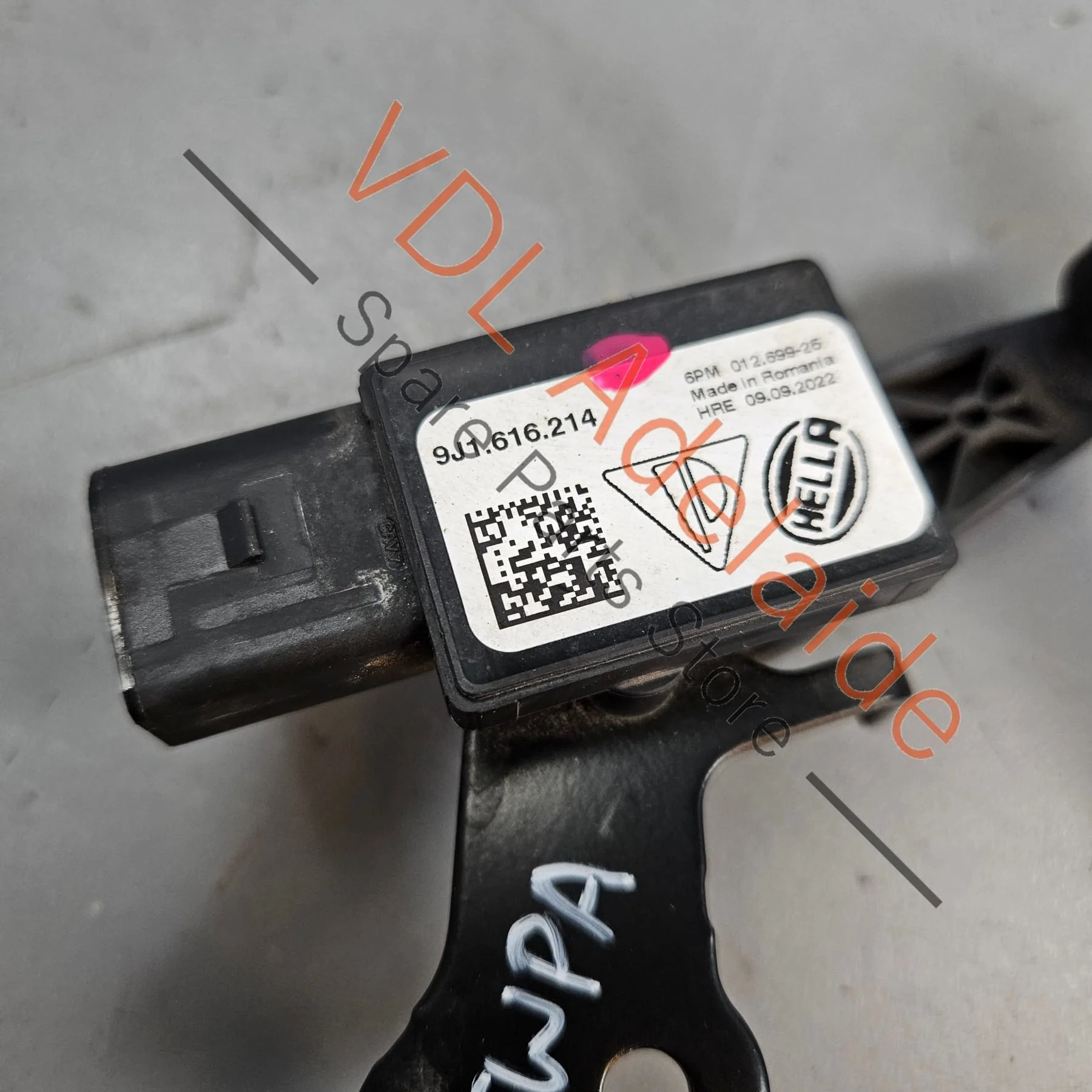 Audi e-Tron Porsche Taycan Right Front Suspension Level Sensor 9J1616214 - Image 4