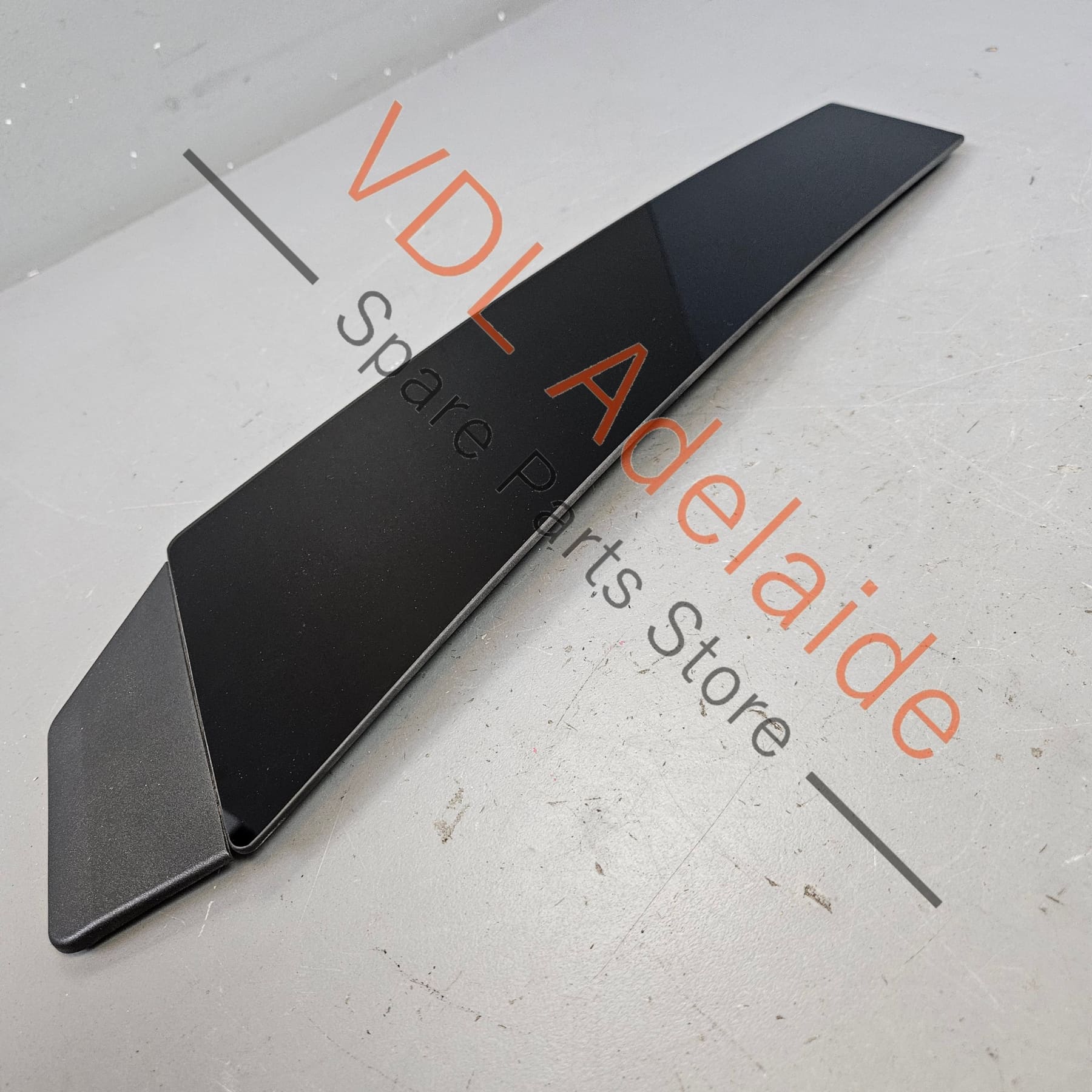 Audi e-Tron GT Right Side B-Pillar Gloss Black Trim Moulding 9J1845032A - Image 3